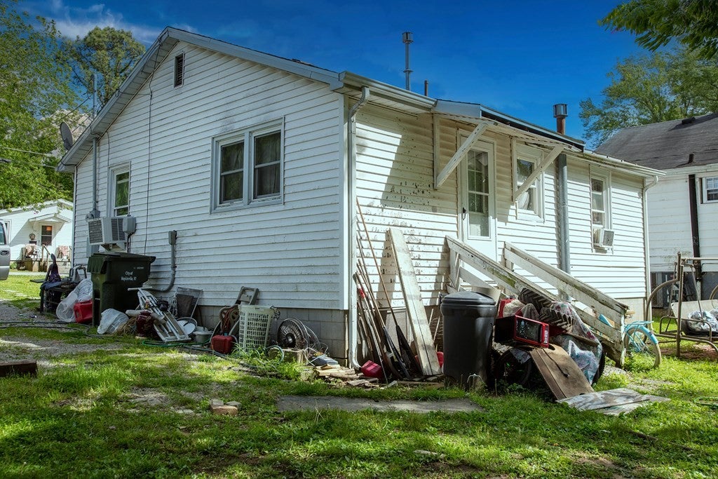 119 N Fowler Ave N