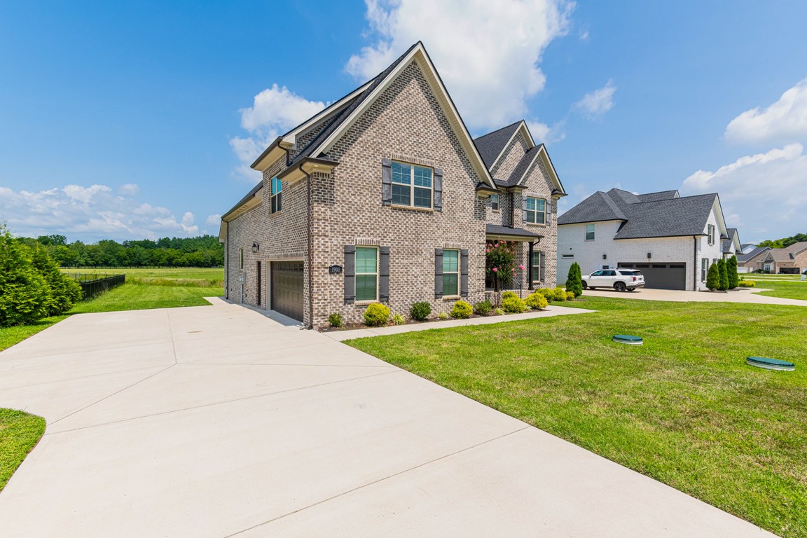 1901 Rhonda Dr