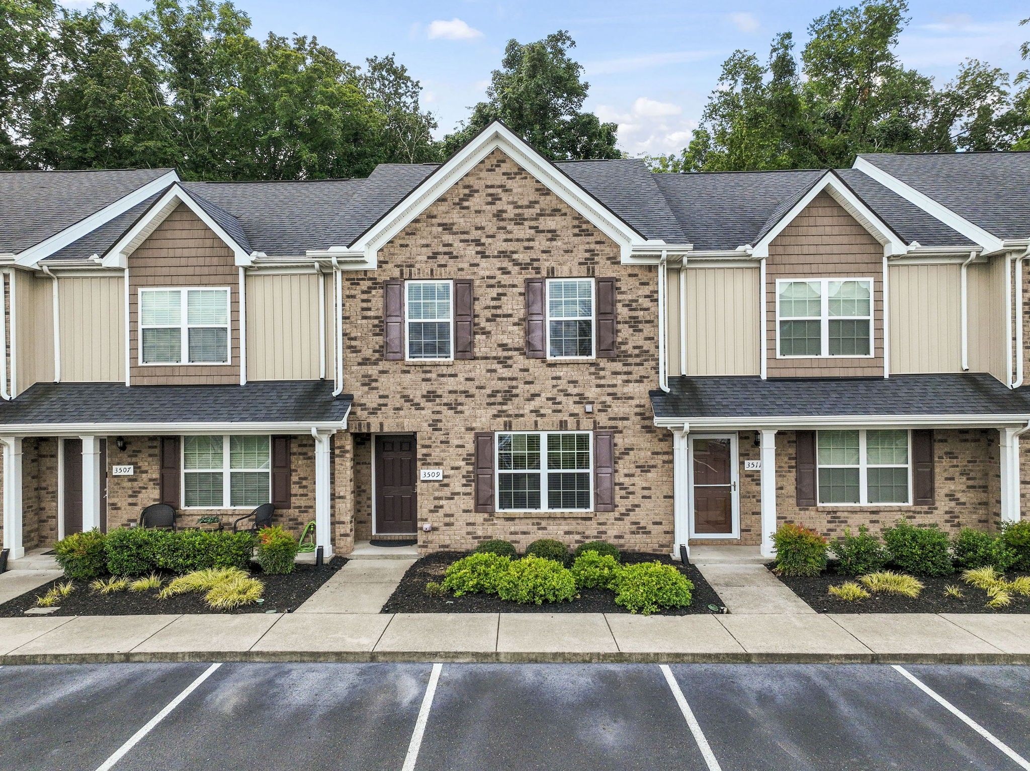 3509 Nightshade Dr