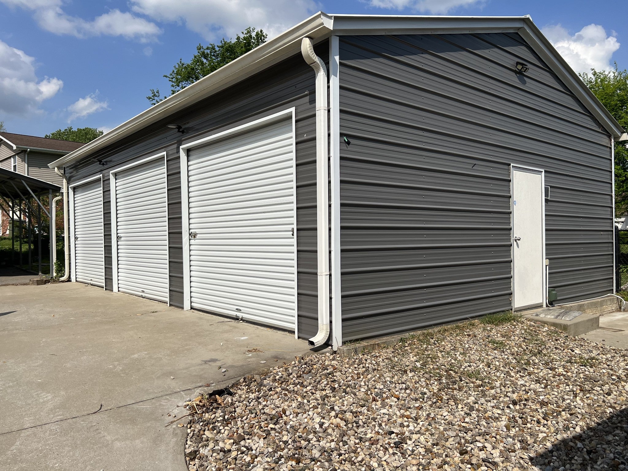 120 Lake Point Dr