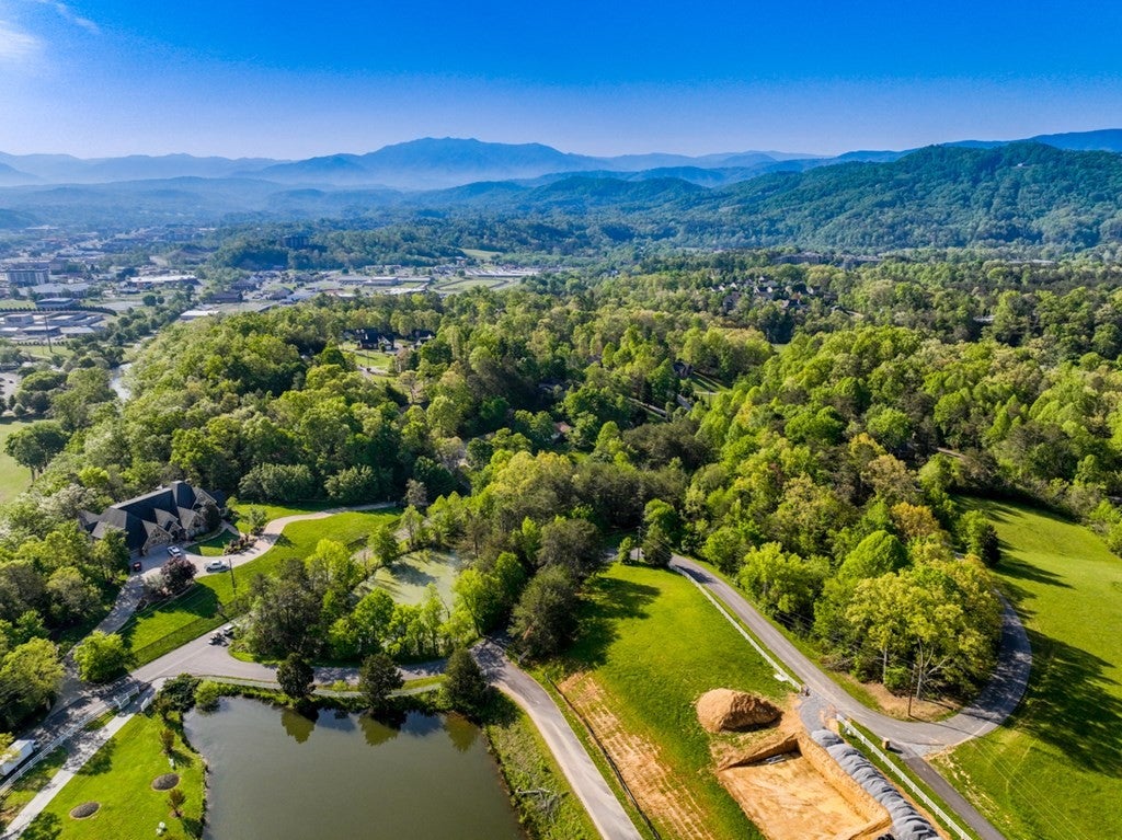 1140 Crestview Drive