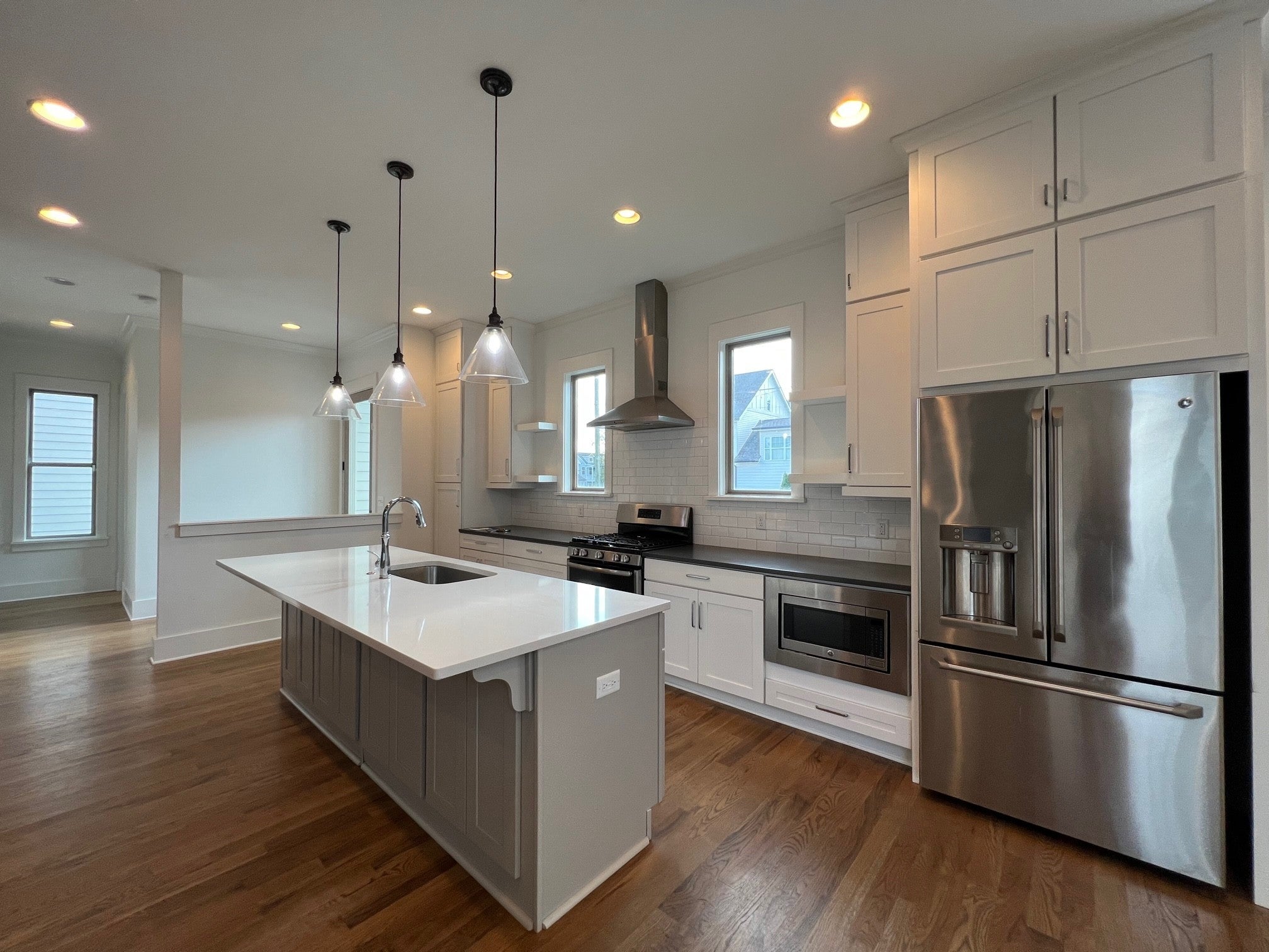 1402 54th Ave N