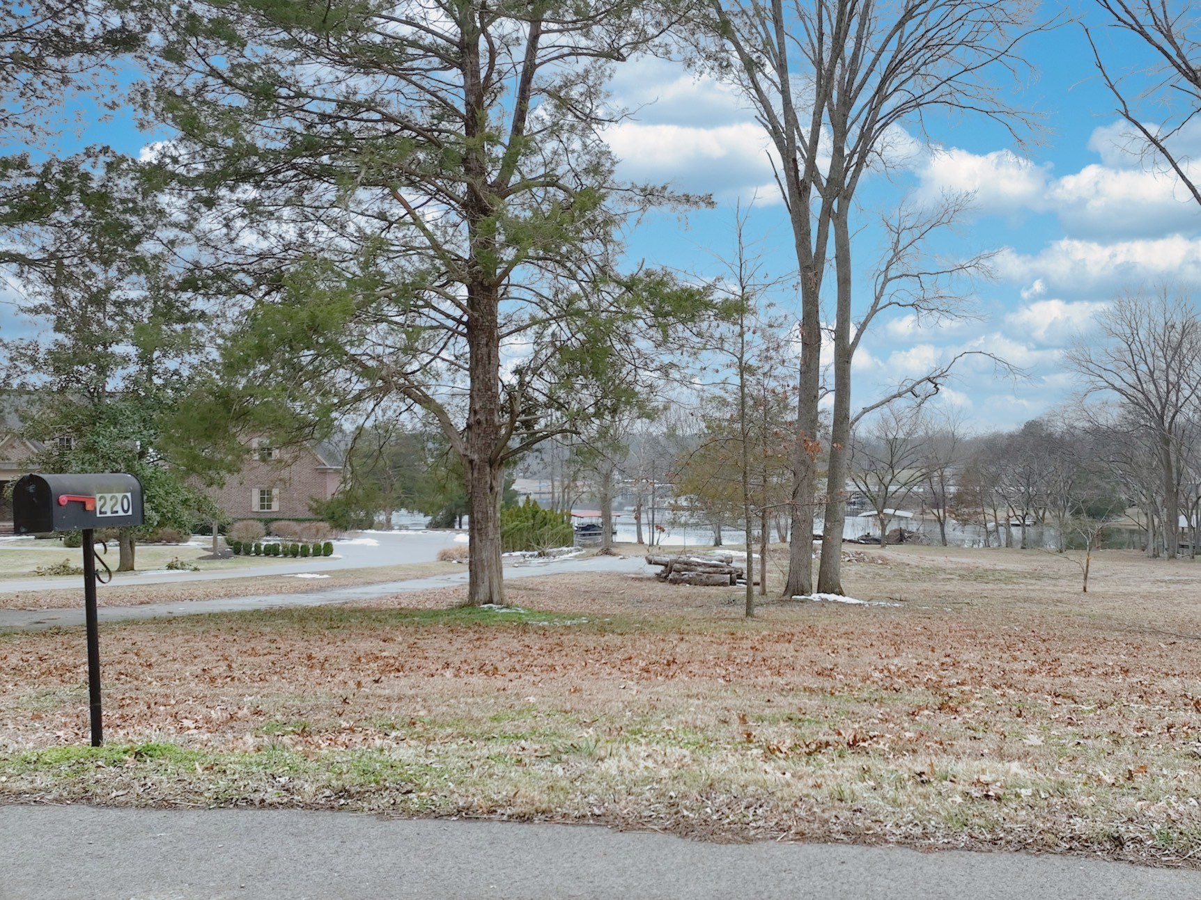 220 Bluegrass Dr