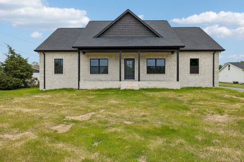 Photo of 1702 Ellington Dr, Lafayette, TN 37083 (MLS # 3191366)