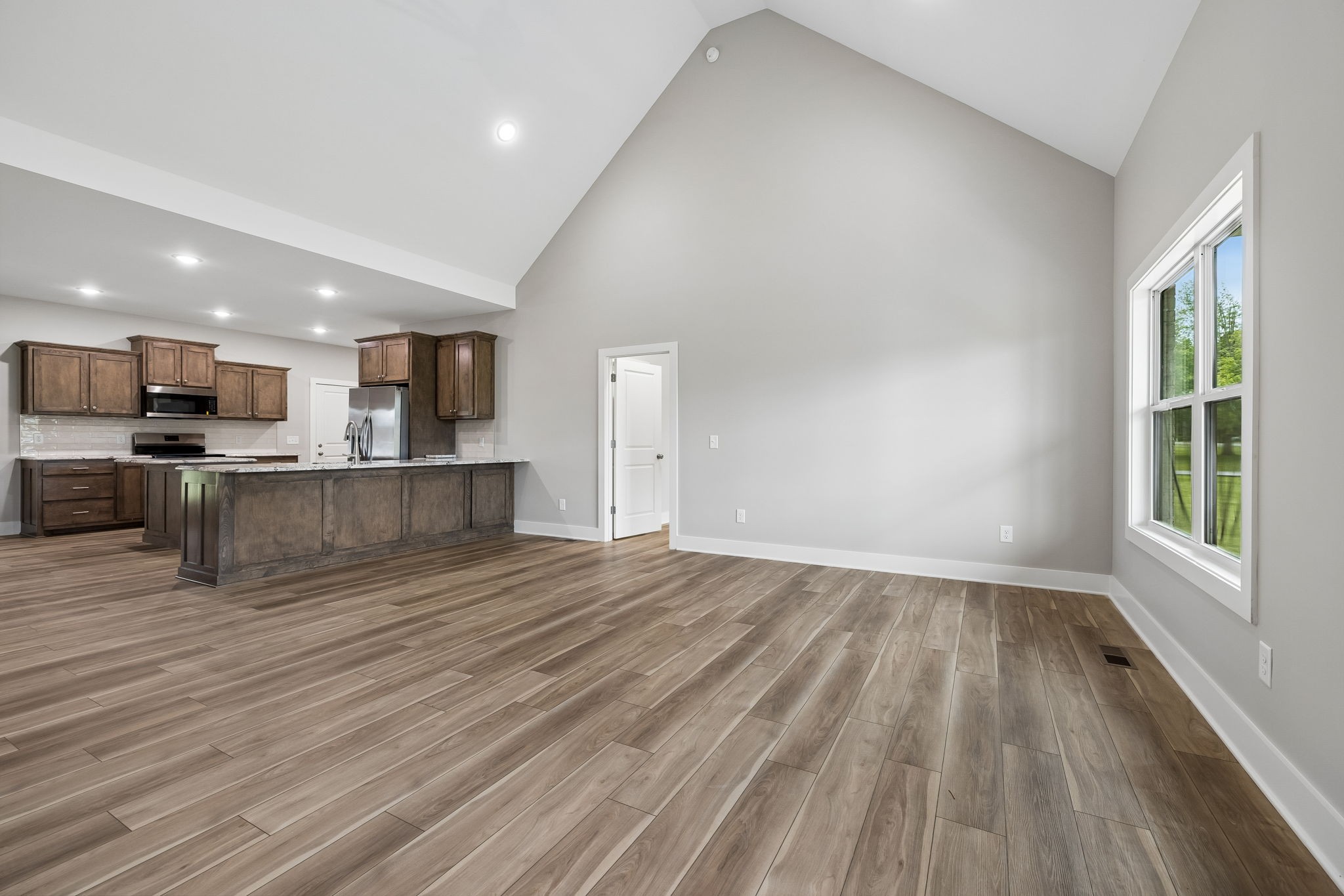 1702 Ellington Dr