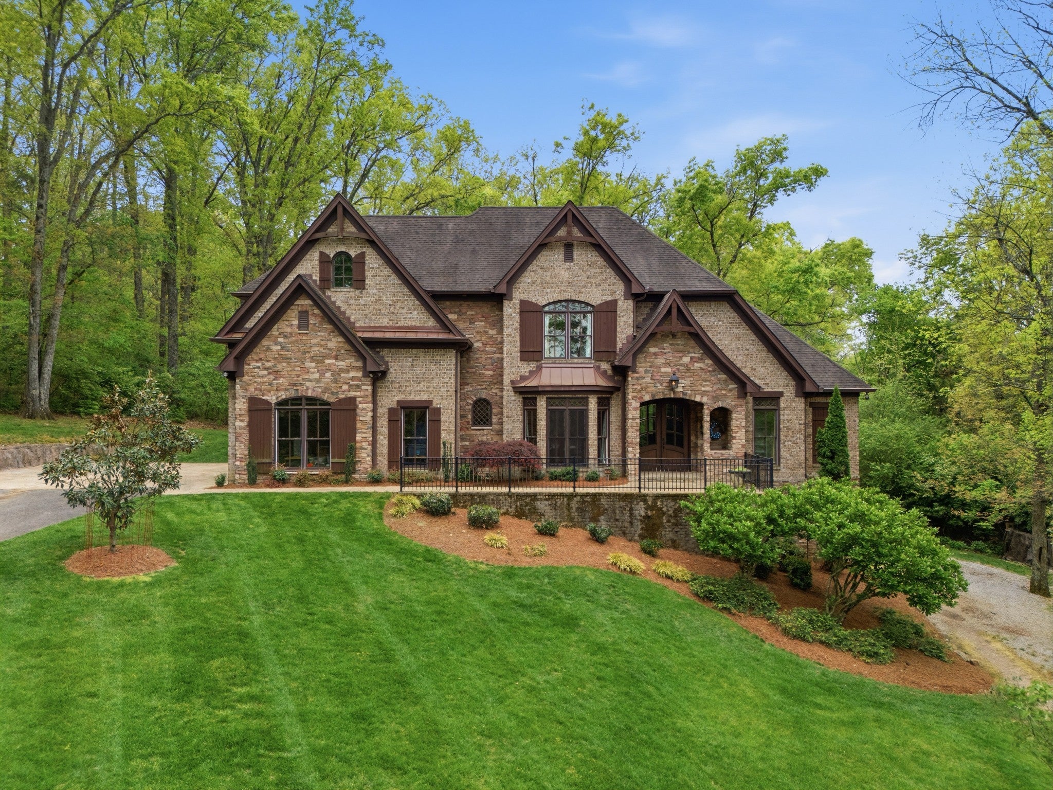 3-bed listing at 1024 Redmond Ct, Brentwood
