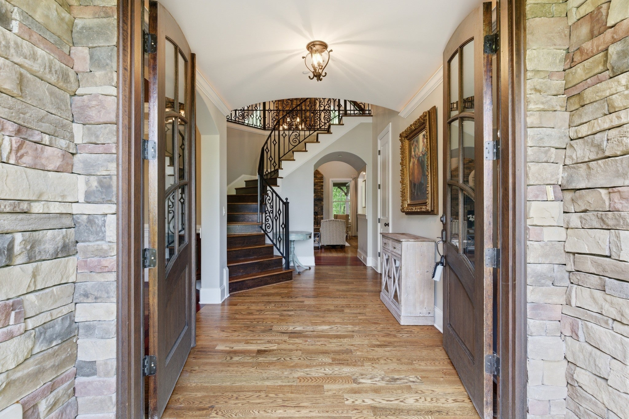 1024 Redmond Ct