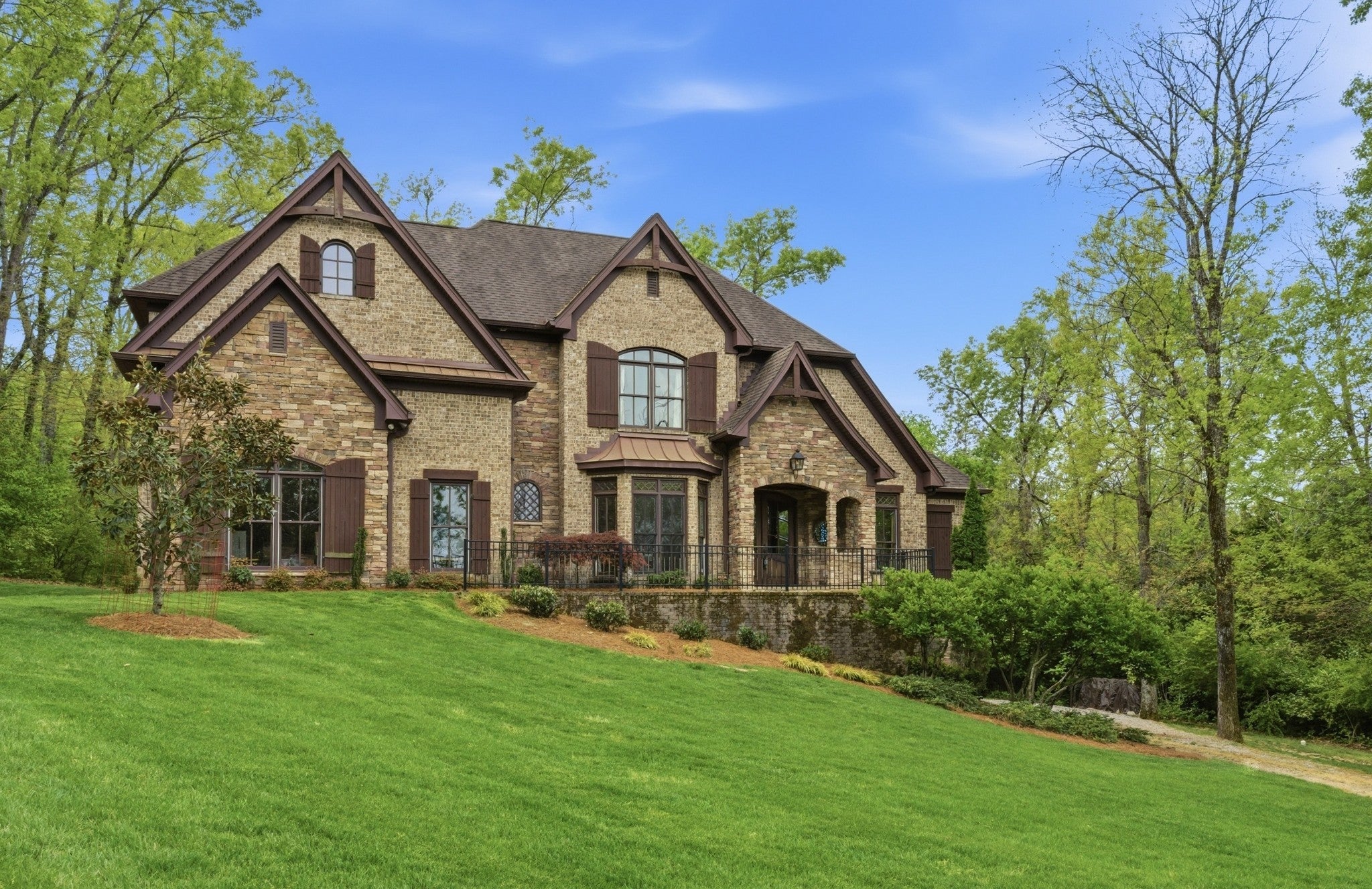 1024 Redmond Ct