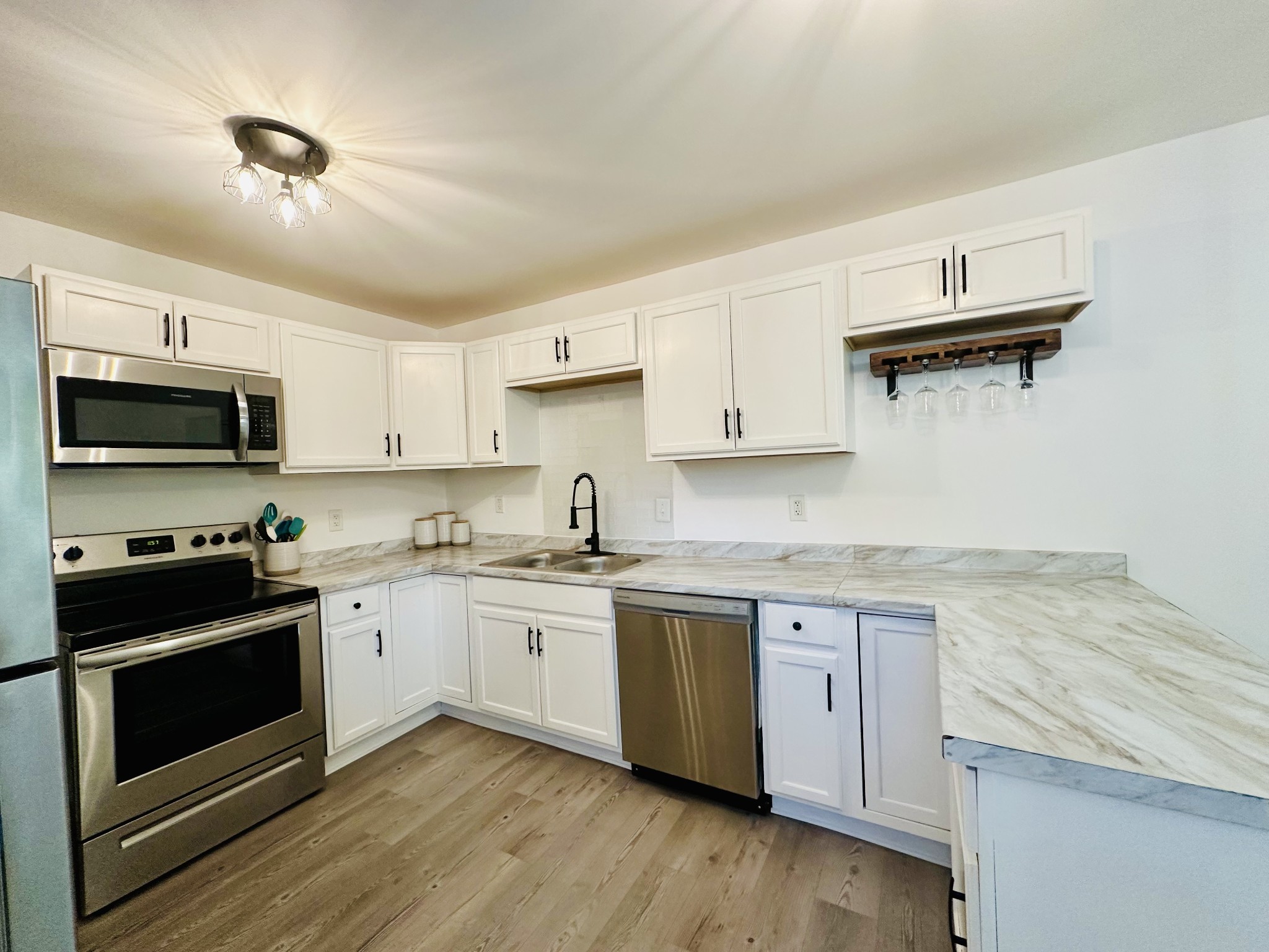 245 Raintree Dr
