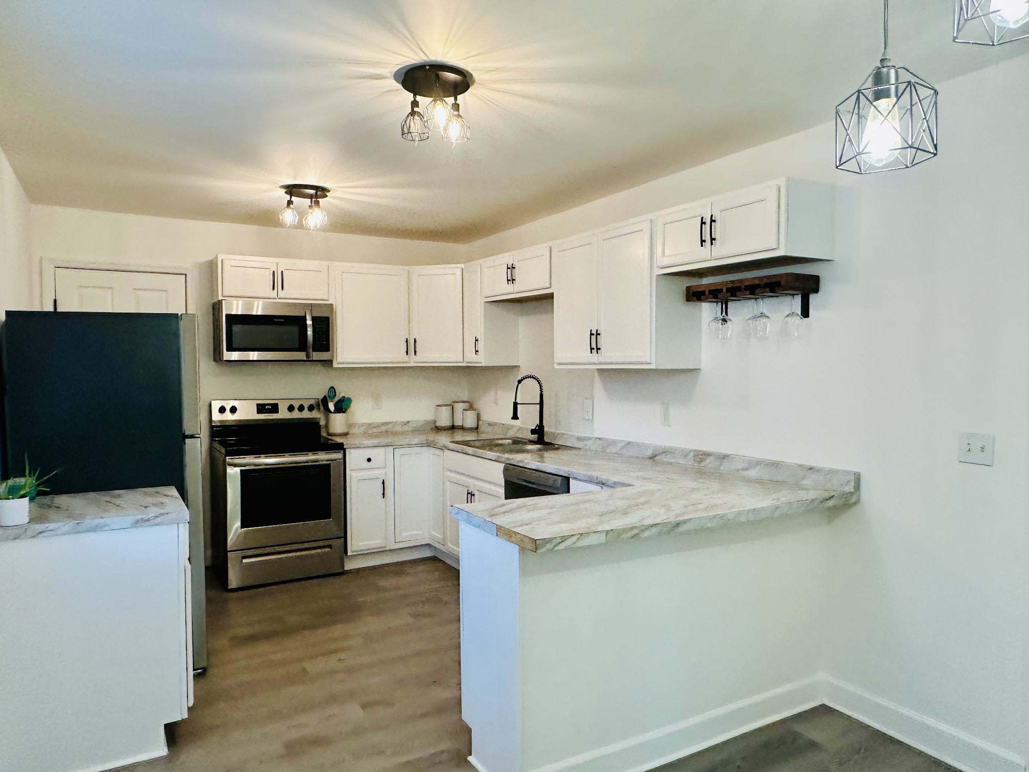 245 Raintree Dr