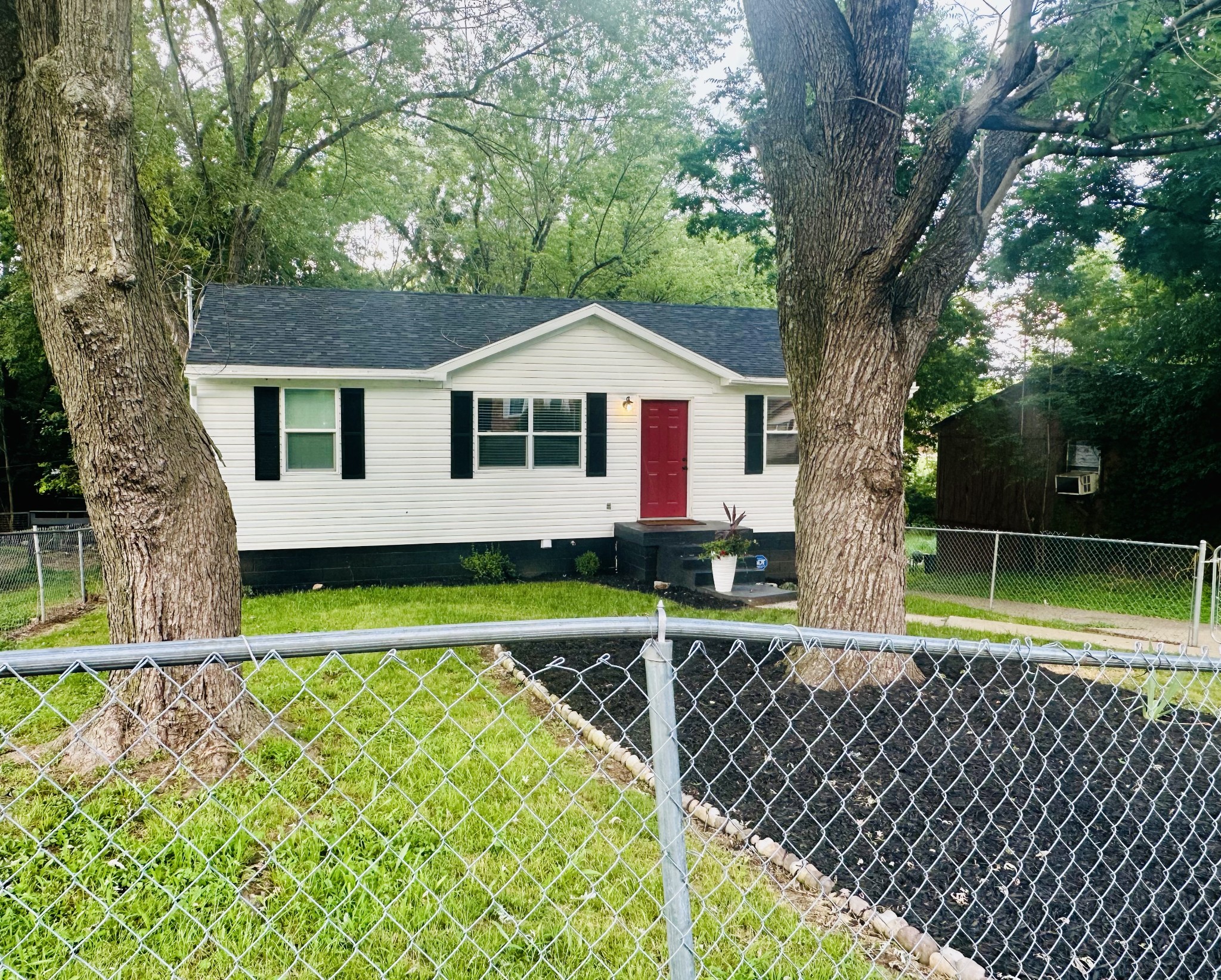 245 Raintree Dr