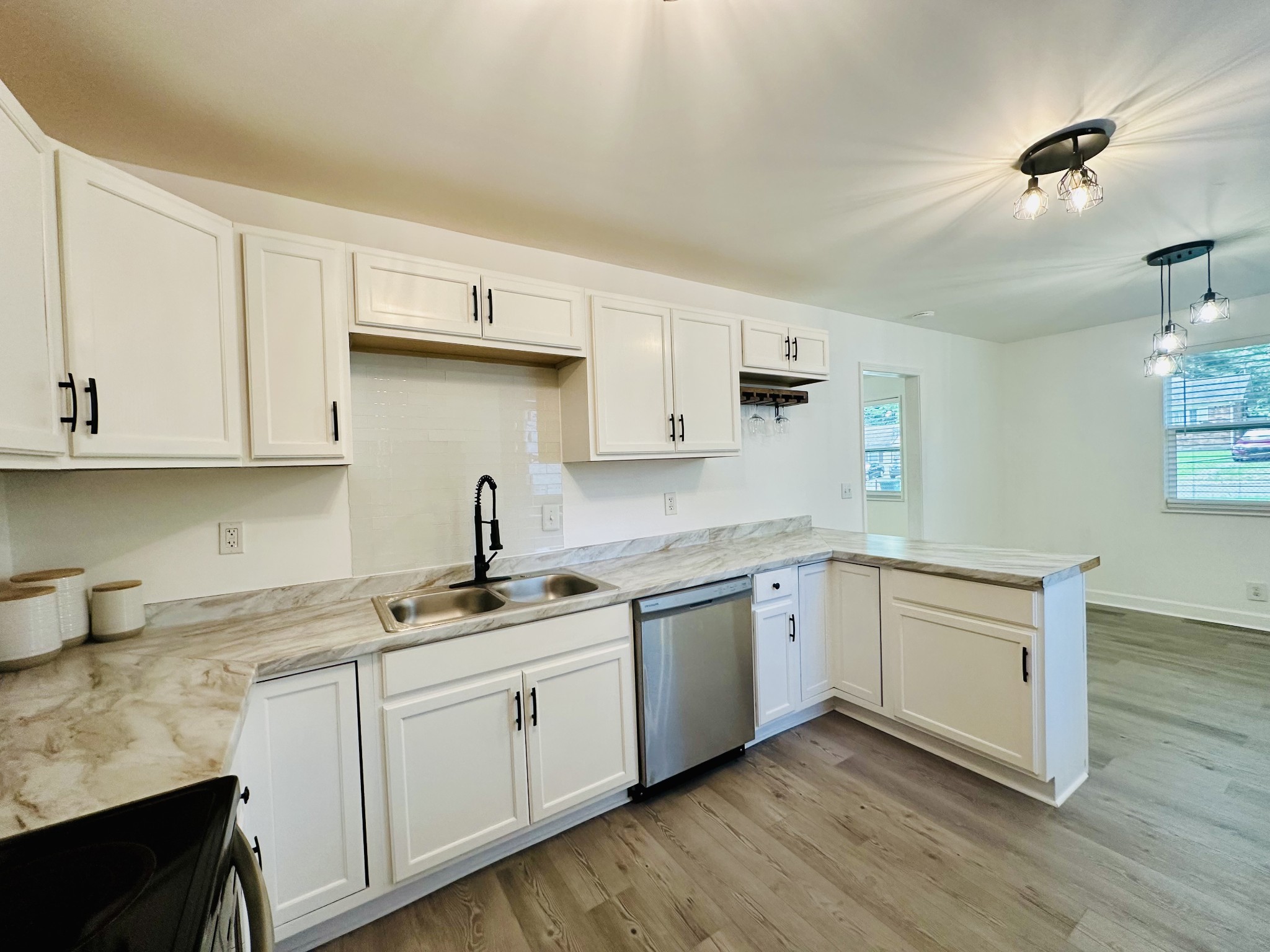 245 Raintree Dr