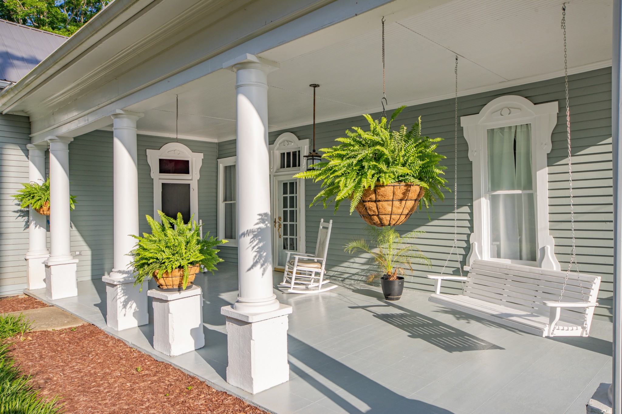 1586 Main St