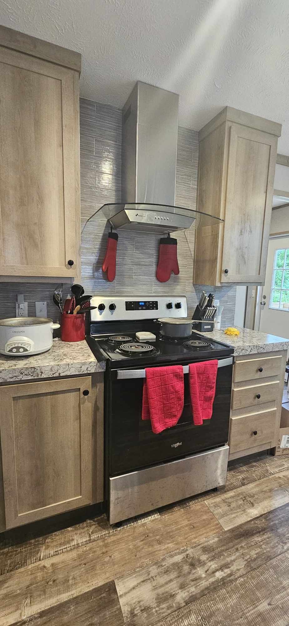 Southside, Tennessee 37171, United States, 3 Bedrooms Bedrooms, ,2 BathroomsBathrooms,Residential,Pending,40303