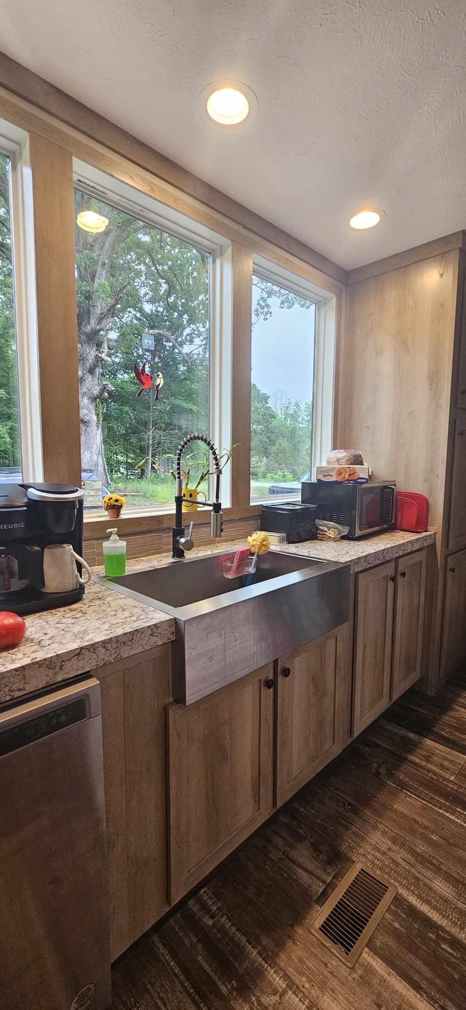 Southside, Tennessee 37171, United States, 3 Bedrooms Bedrooms, ,2 BathroomsBathrooms,Residential,Pending,40303