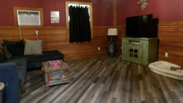 925 Collins Rd