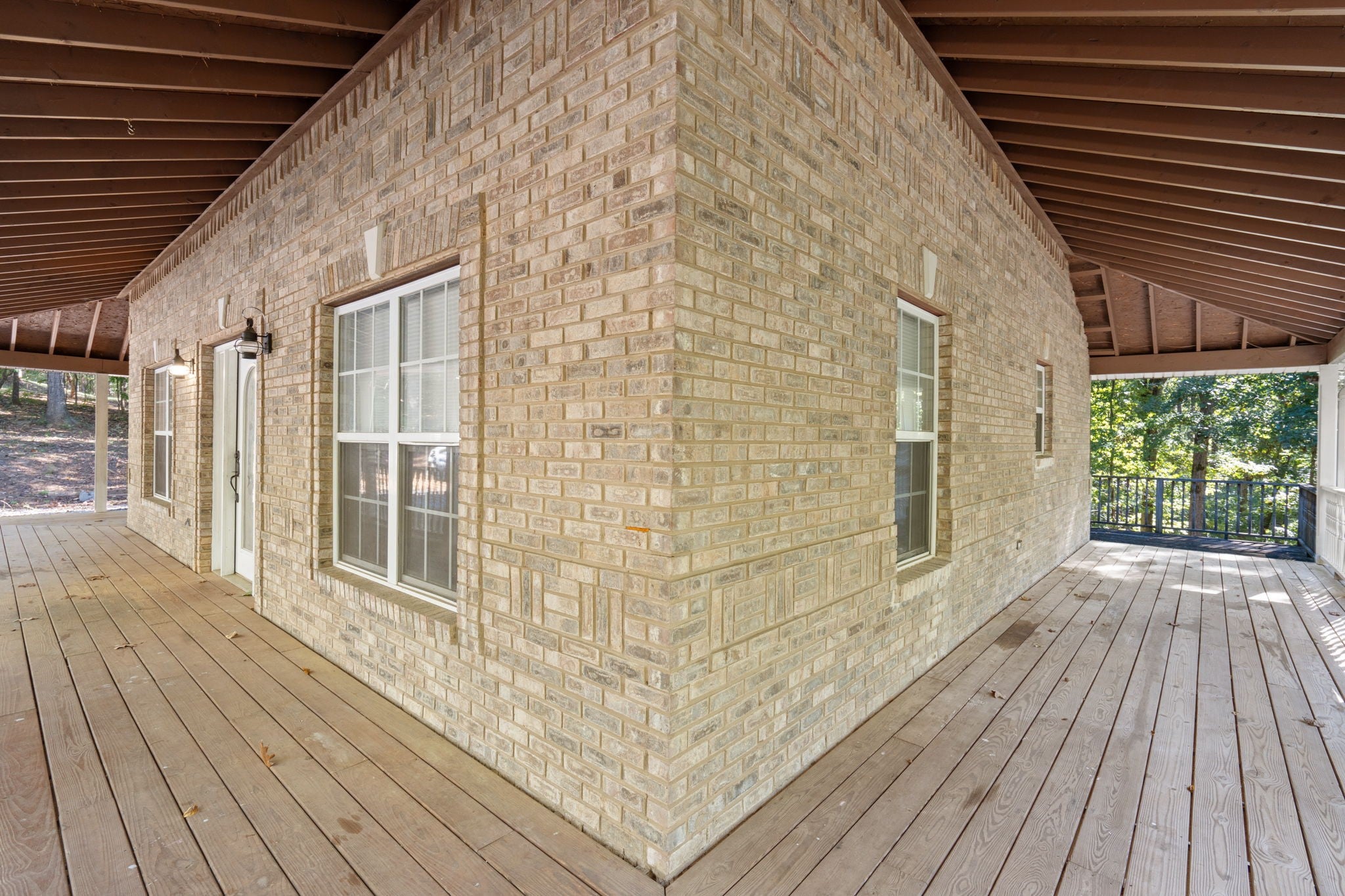 1084 Mountain Rd