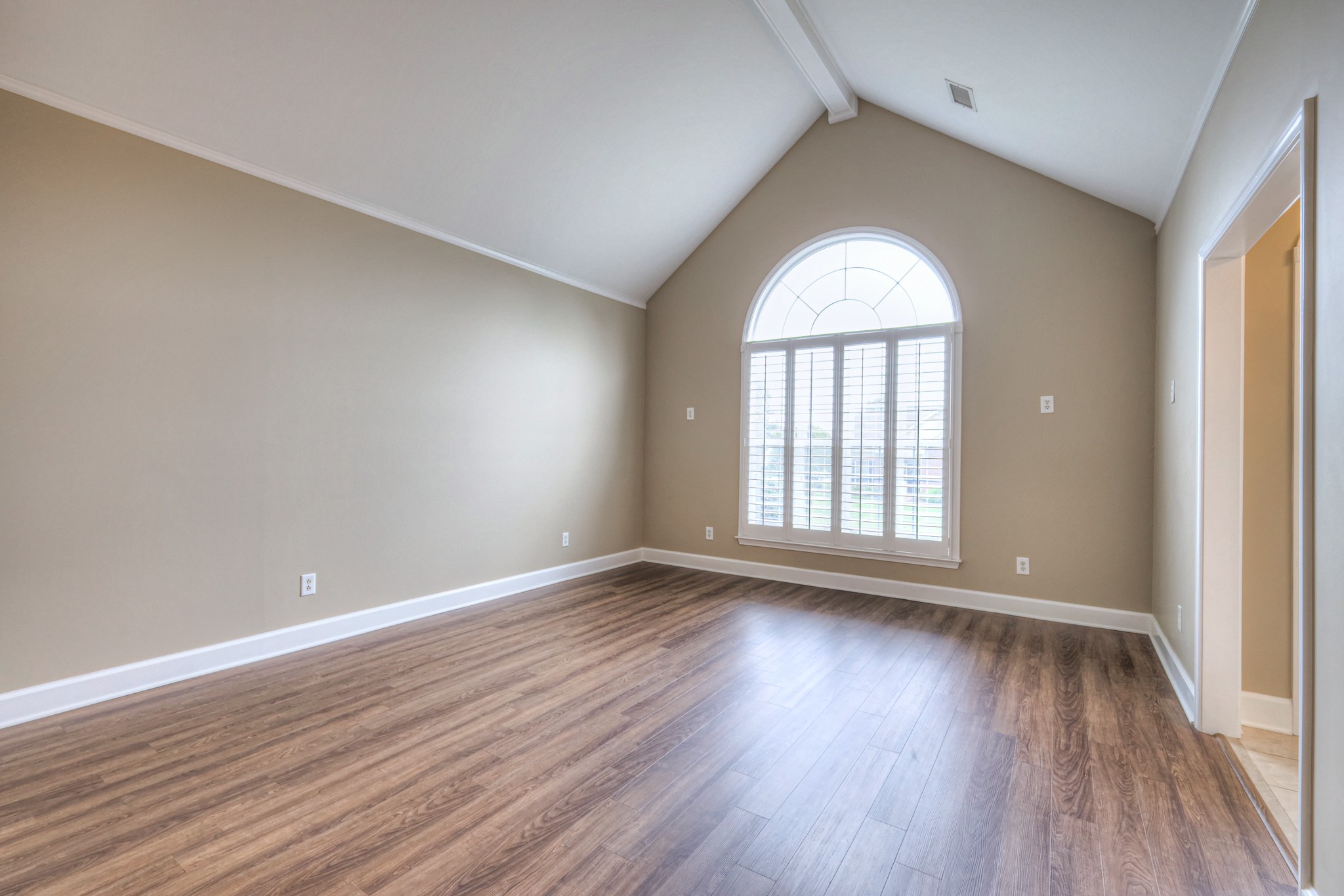 7002 Sunrise Cir