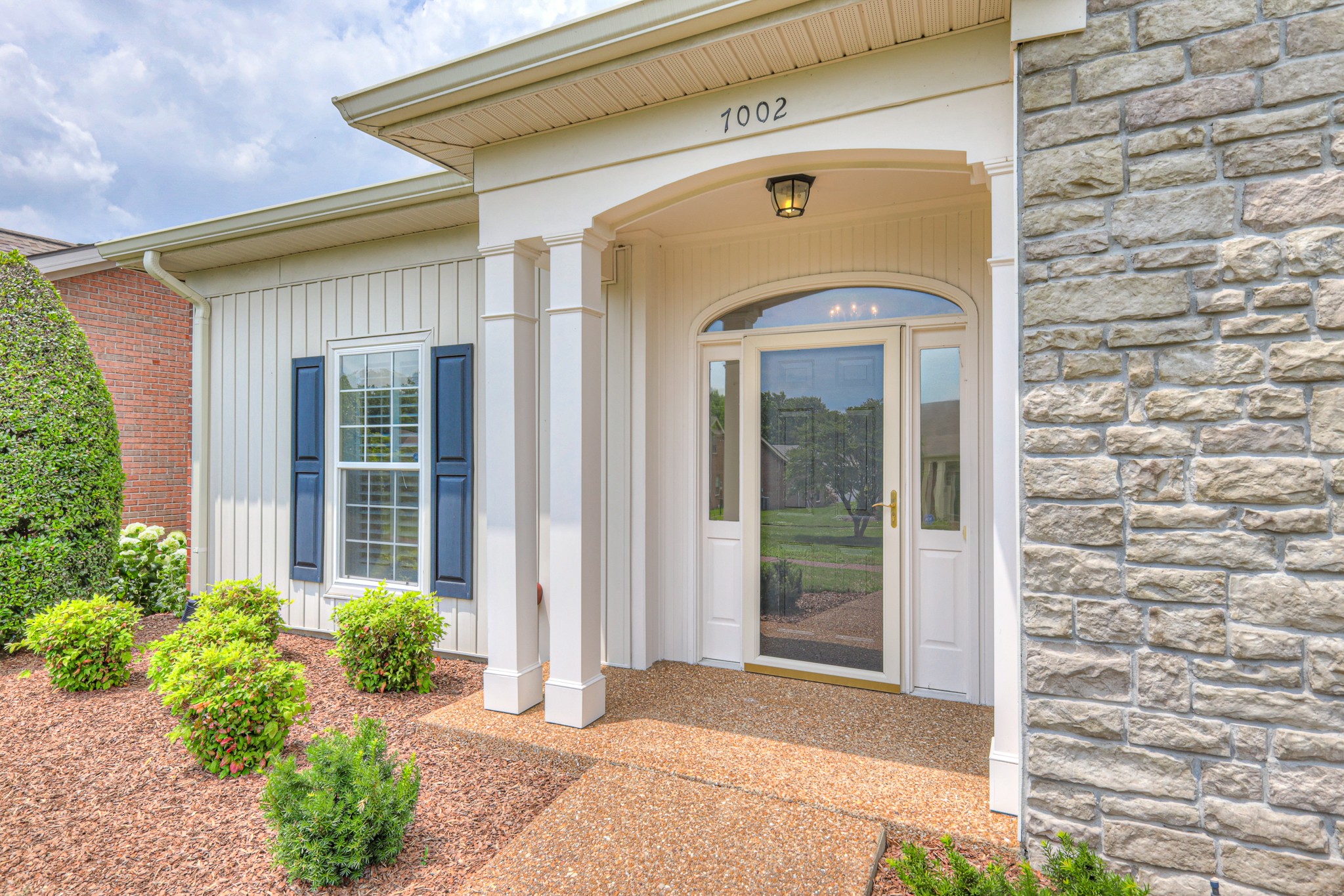 7002 Sunrise Cir