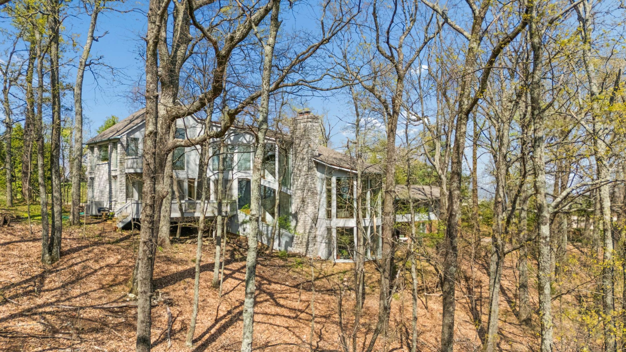 5870 Fredricksburg Dr