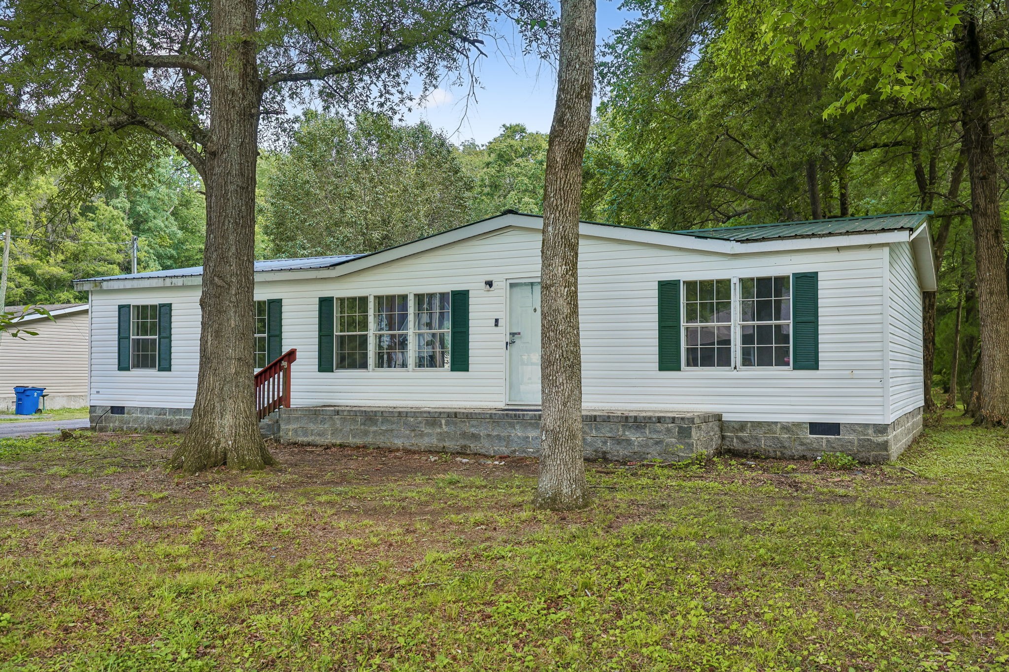 94 Forrestwood Dr