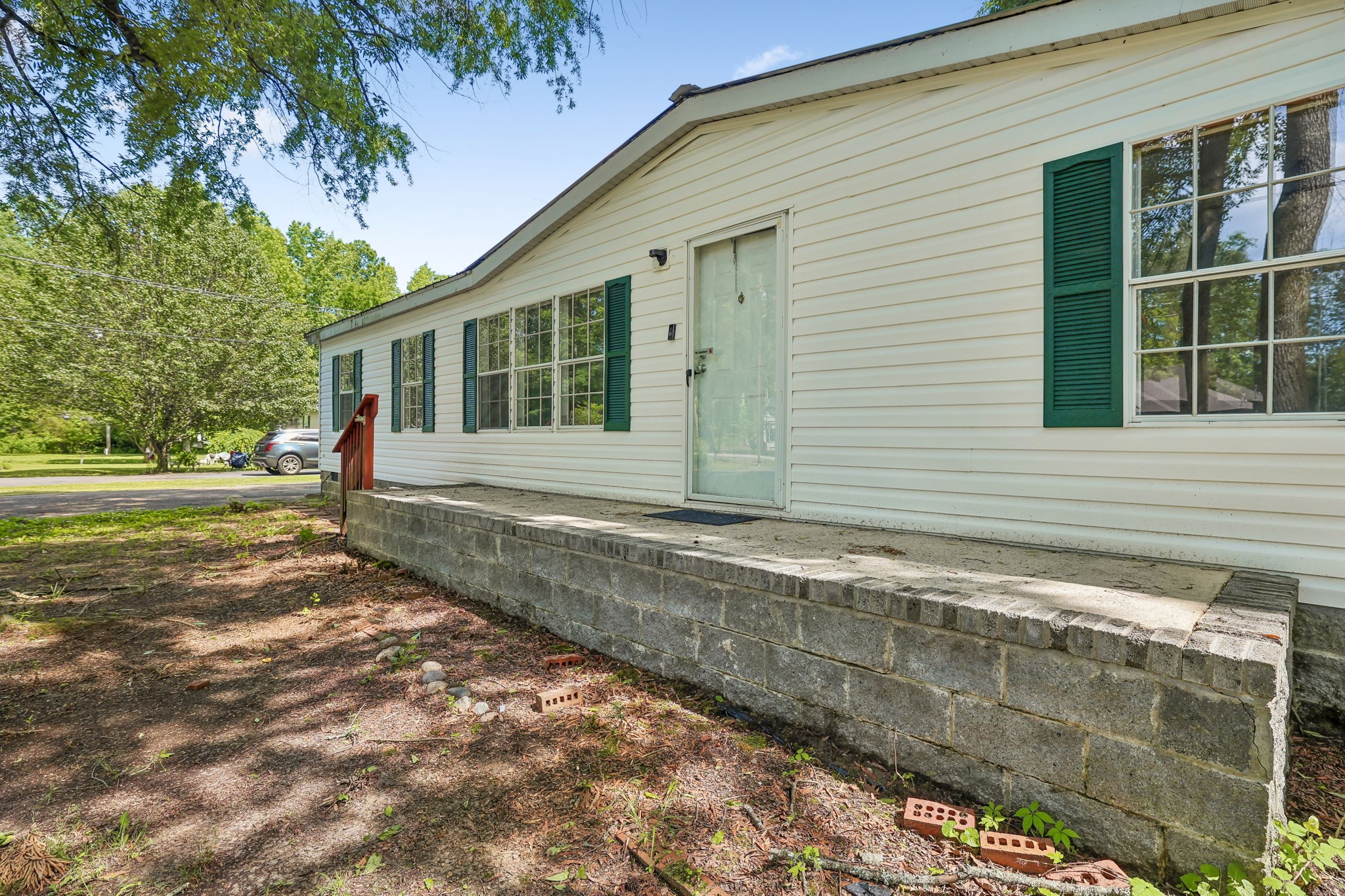 94 Forrestwood Dr
