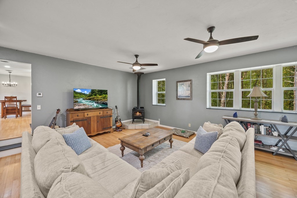 2543 S Bunker Hill Rd