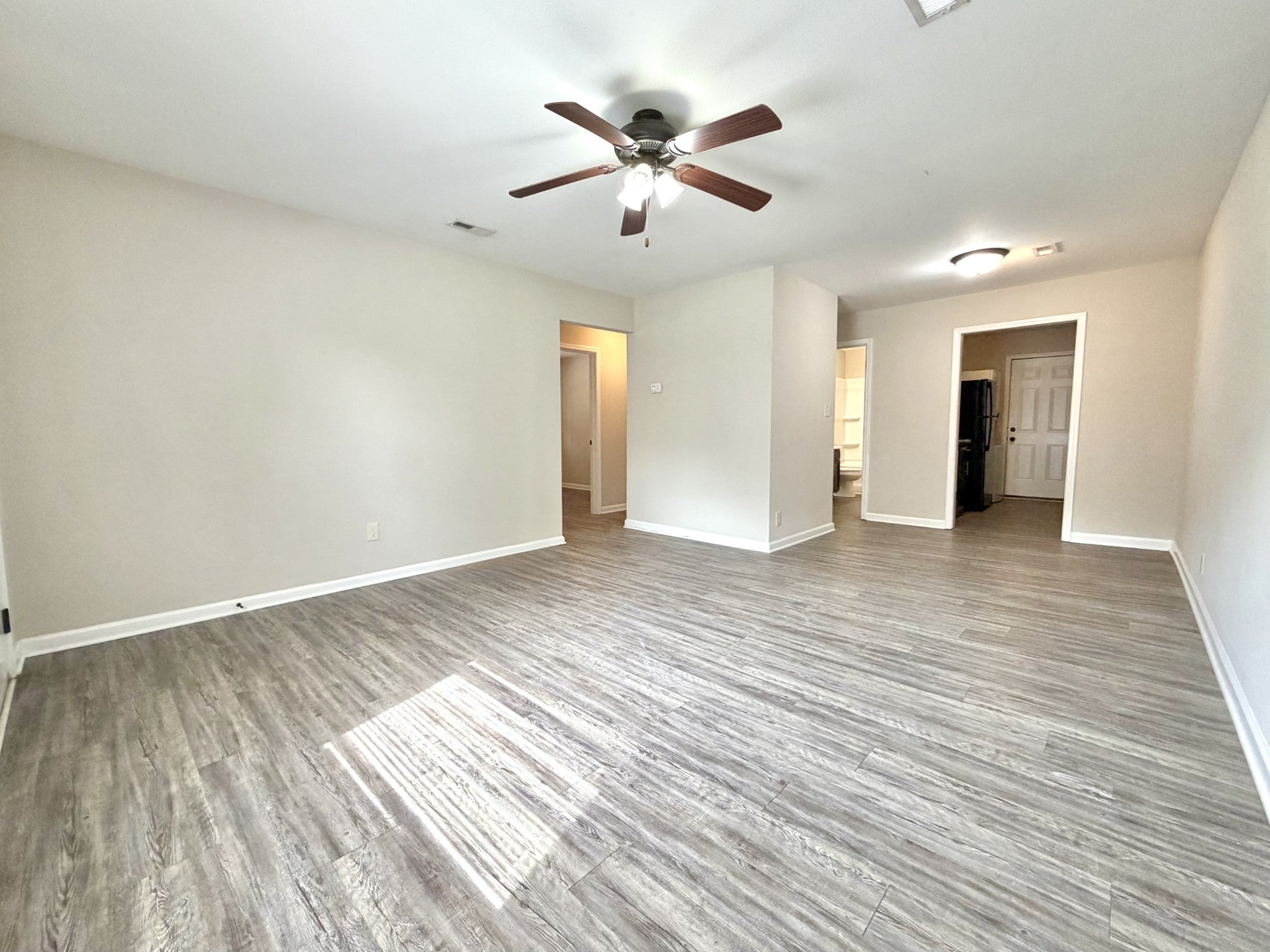 412 Redbud Ln