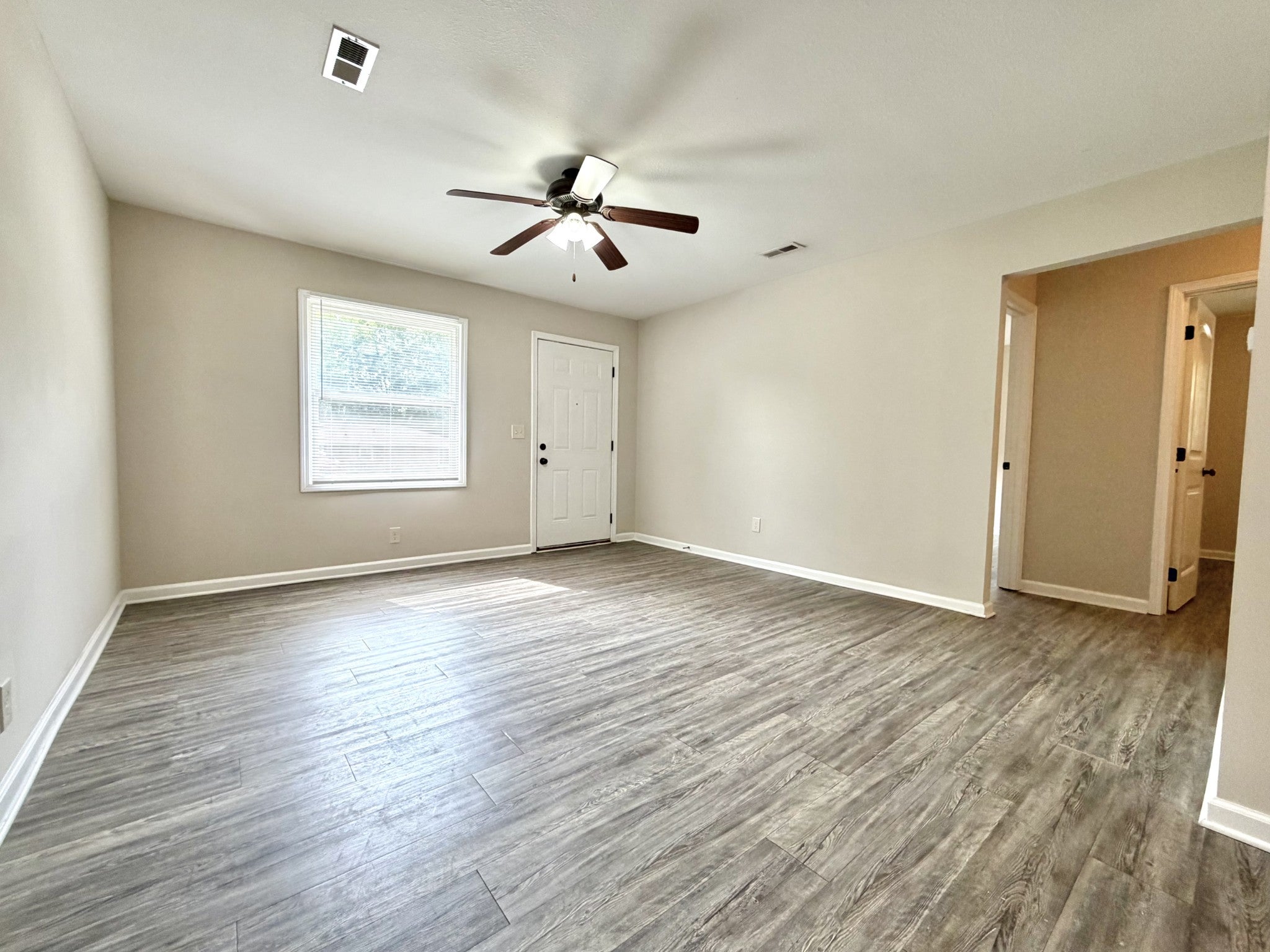 412 Redbud Ln