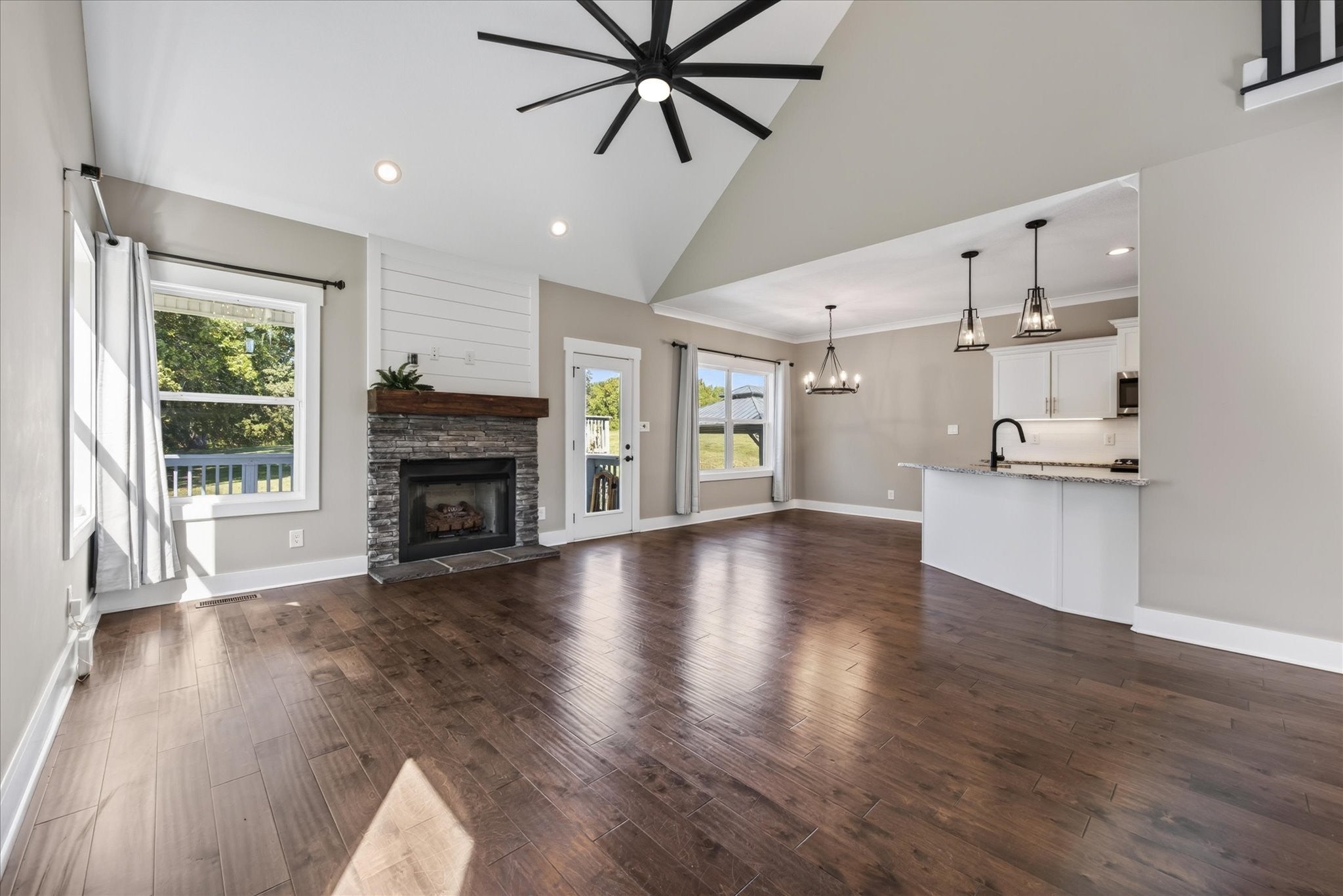 317 Alonzo Pl