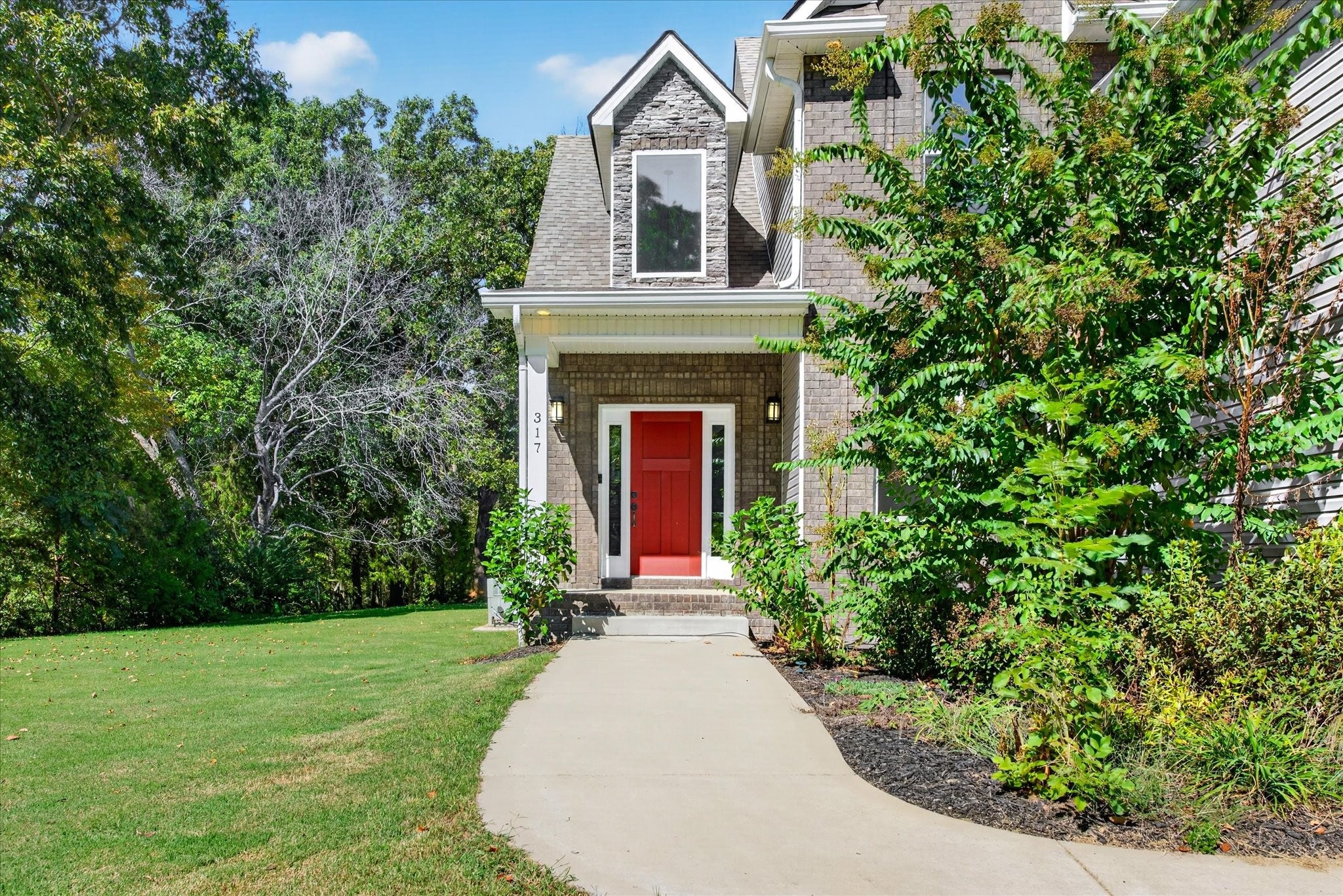 317 Alonzo Pl