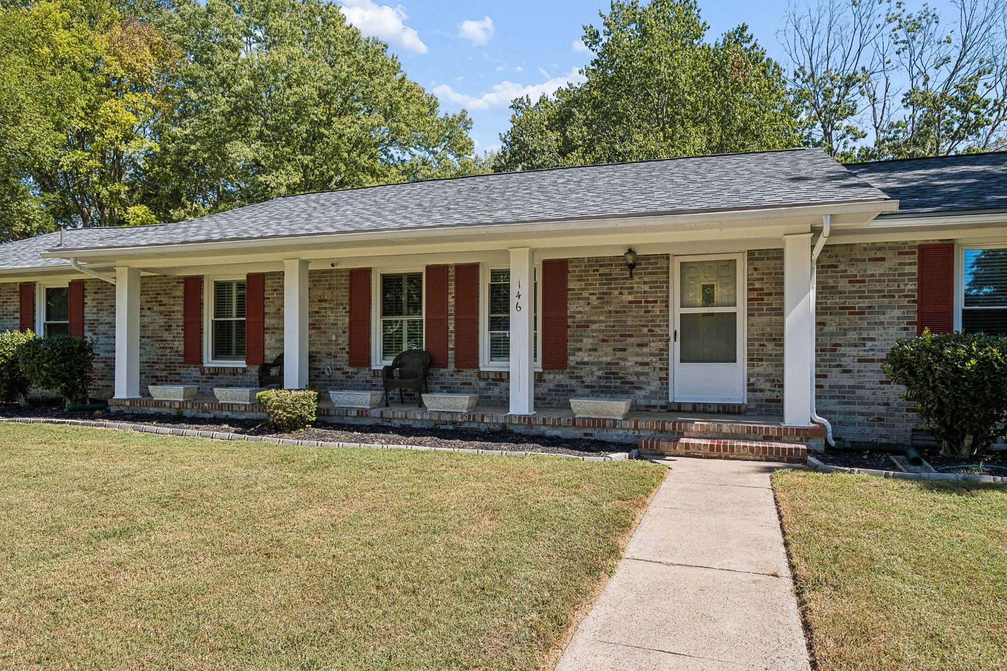 146 W Clearview Dr