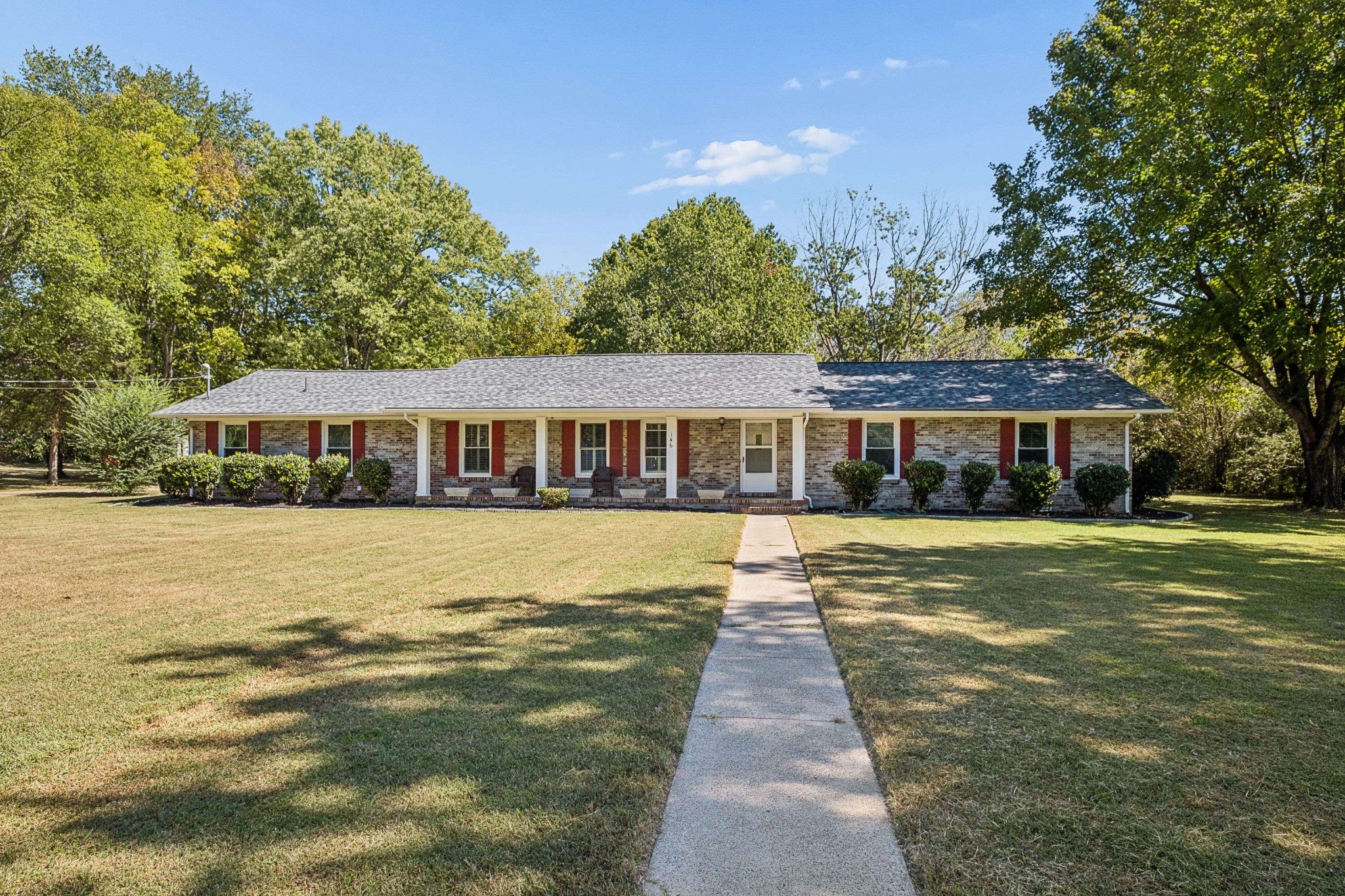 146 W Clearview Dr