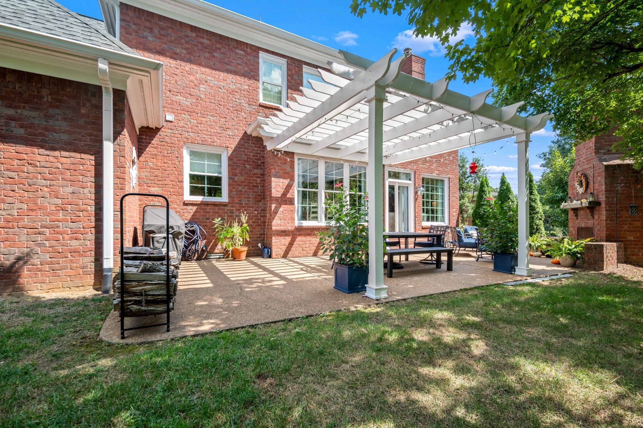702 Prince Edward Ct