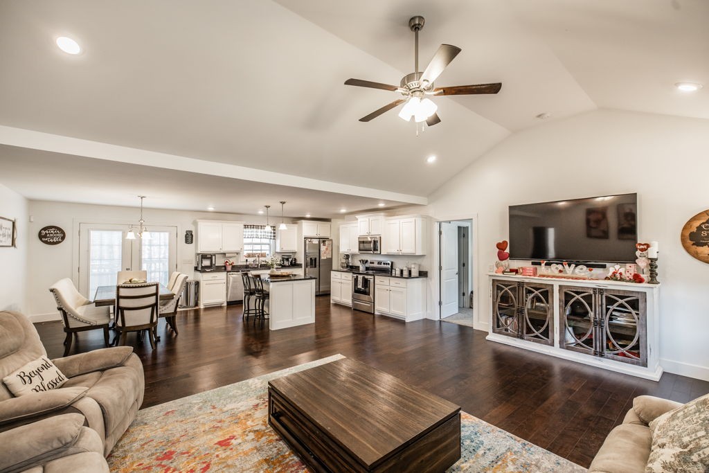 1007 Smiley Troutt Rd