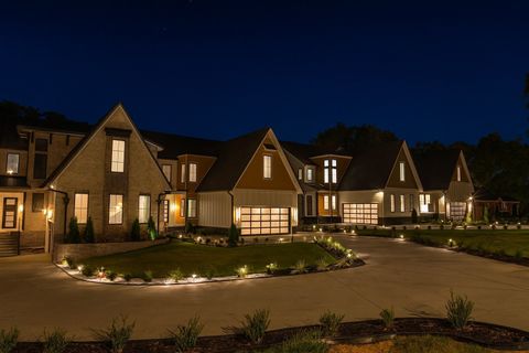 Photo of 6398 Highway 100, Nashville, TN 37205 (MLS # 3039104)