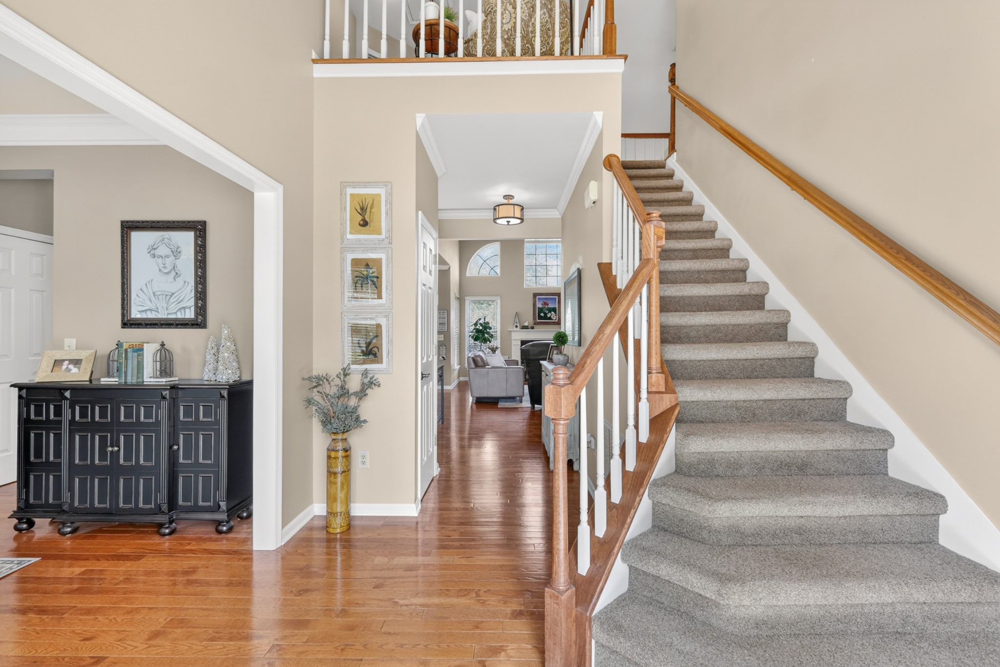 325 Devonshire Dr