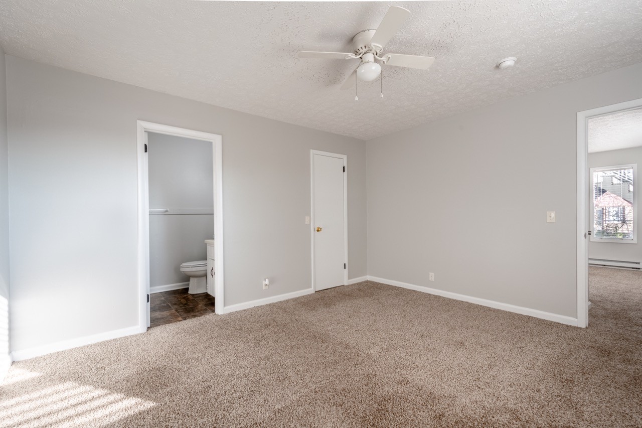 1059 Woods Ferry Rd 4