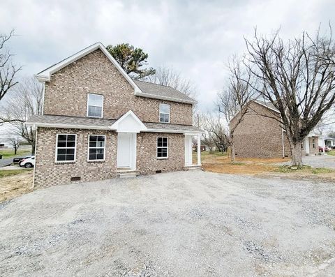 103 Walton Ave Lafayette TN 37083