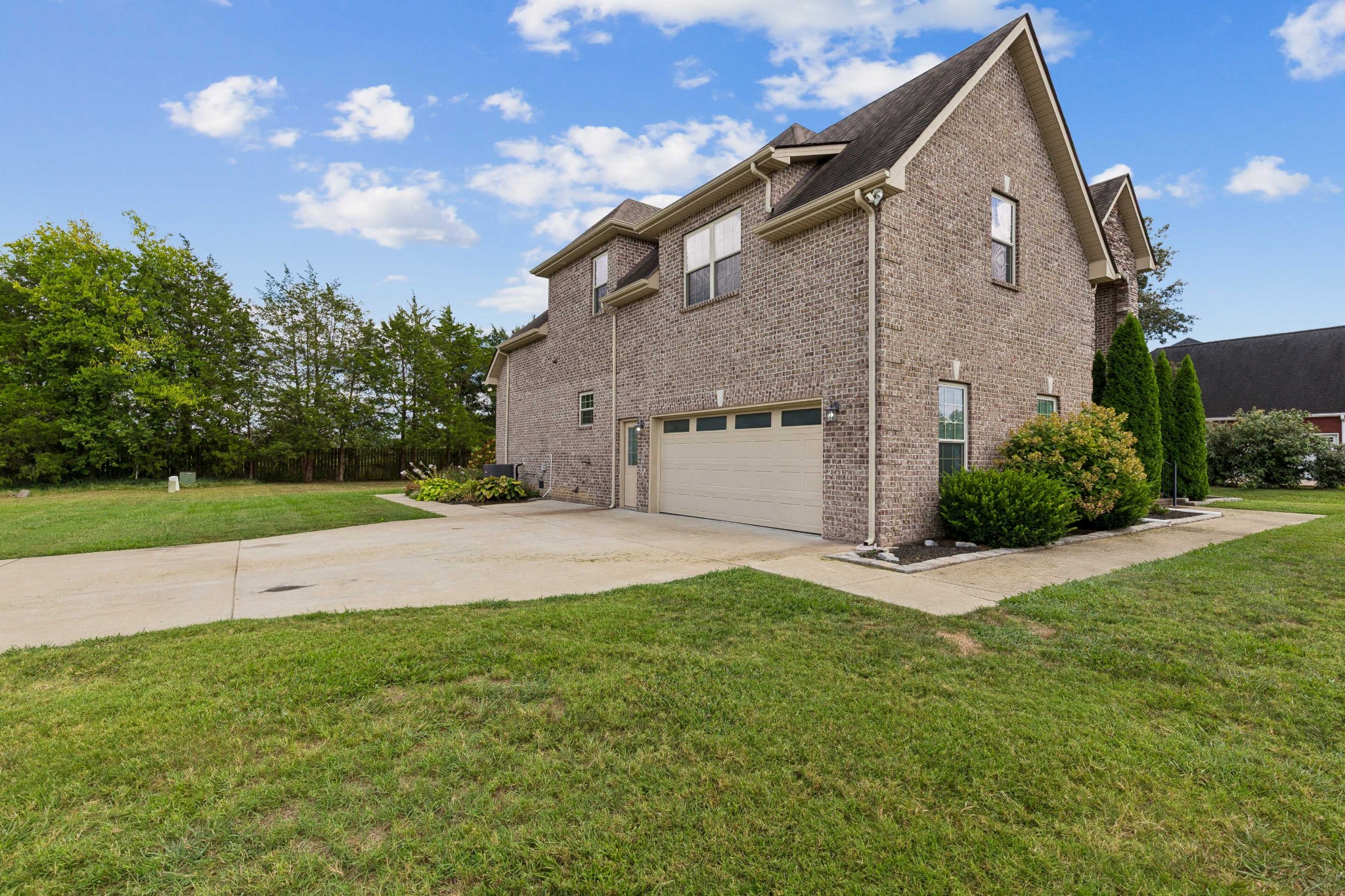 4424 Thoroughbred Ln