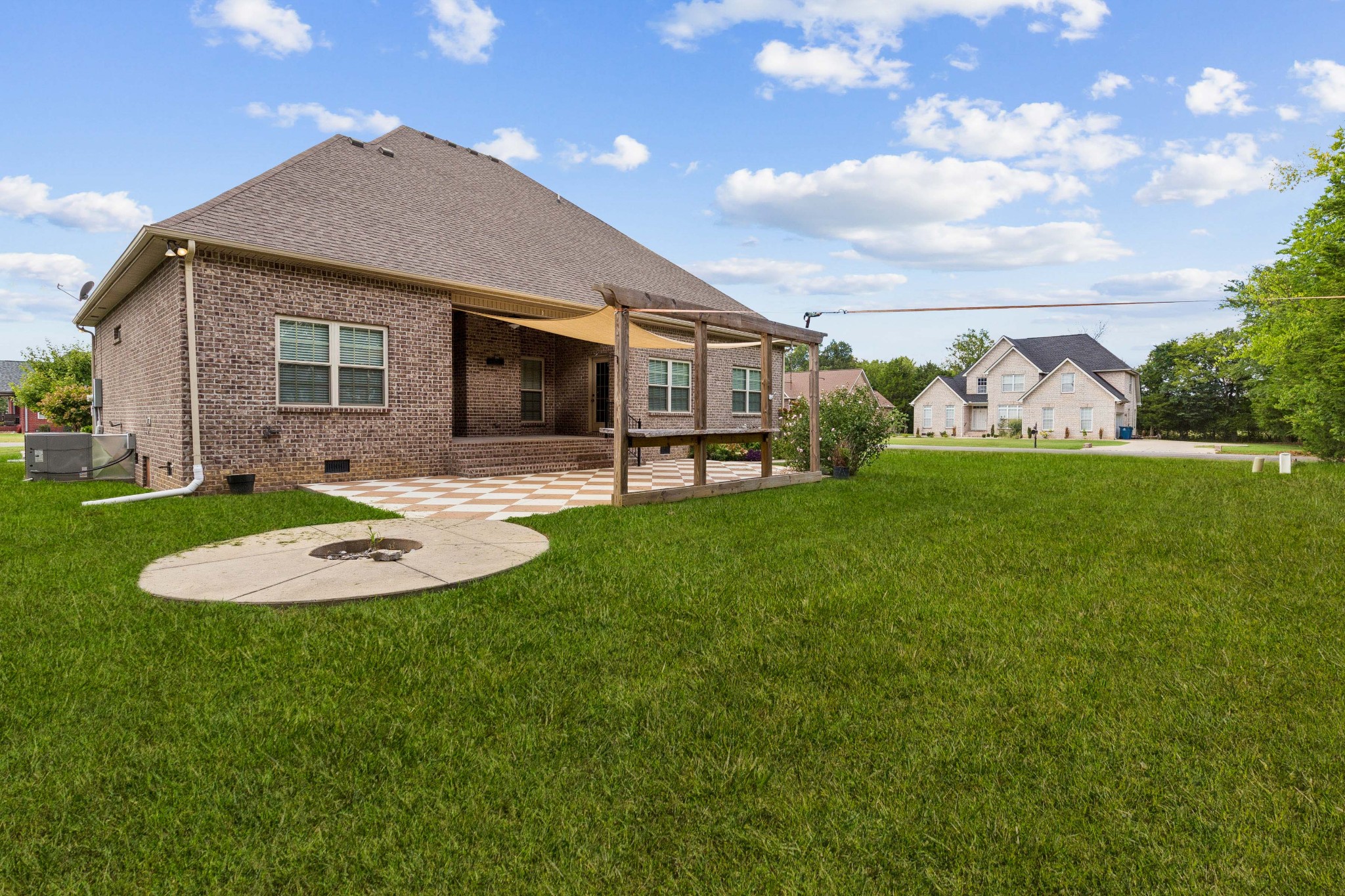 4424 Thoroughbred Ln