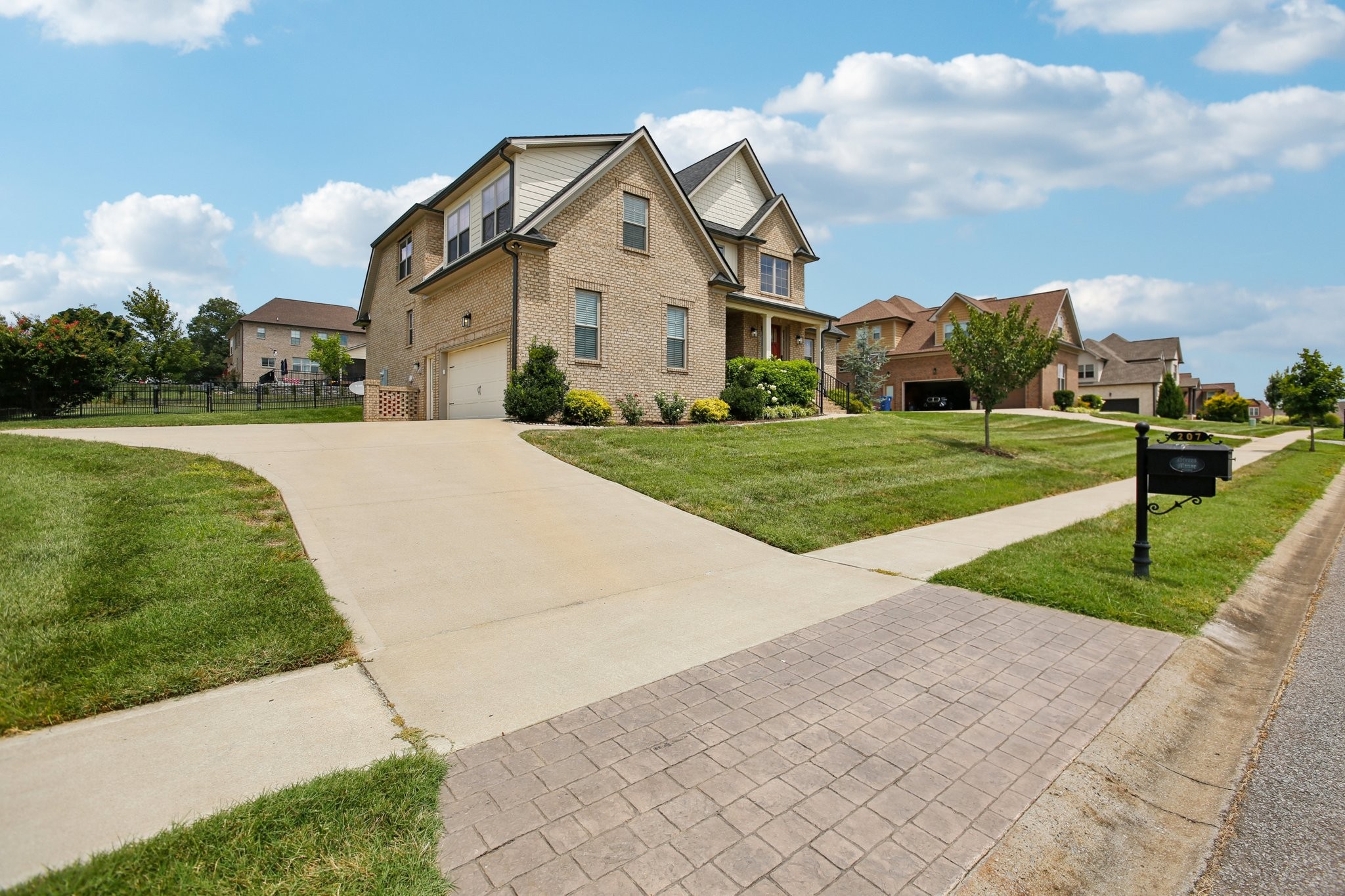 207 Manscoe Pl