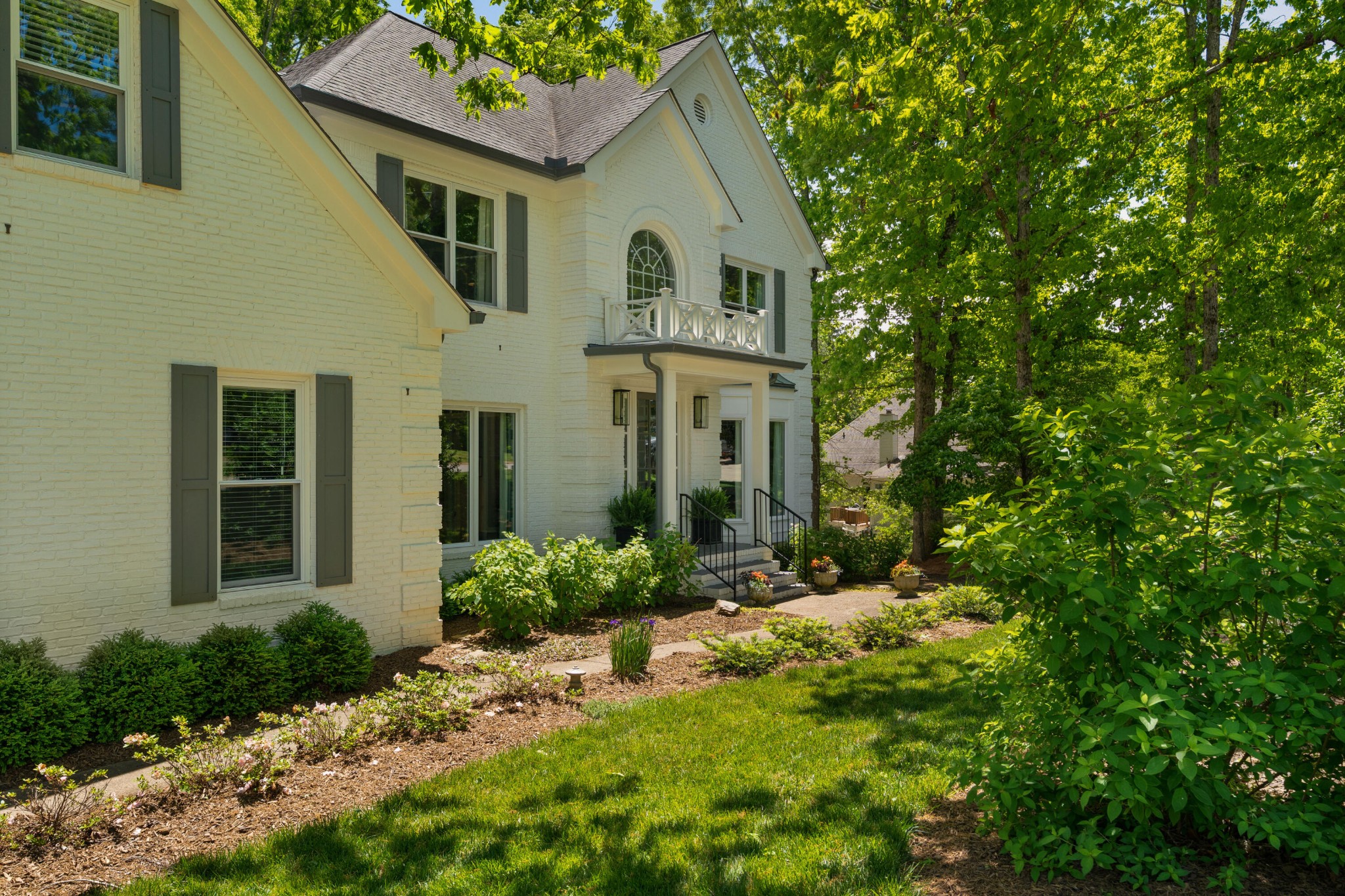 2404 Woodlair Way