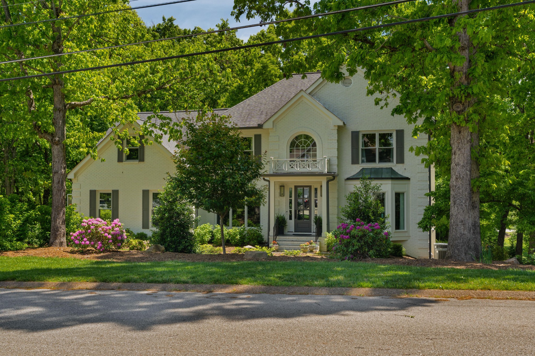 2404 Woodlair Way