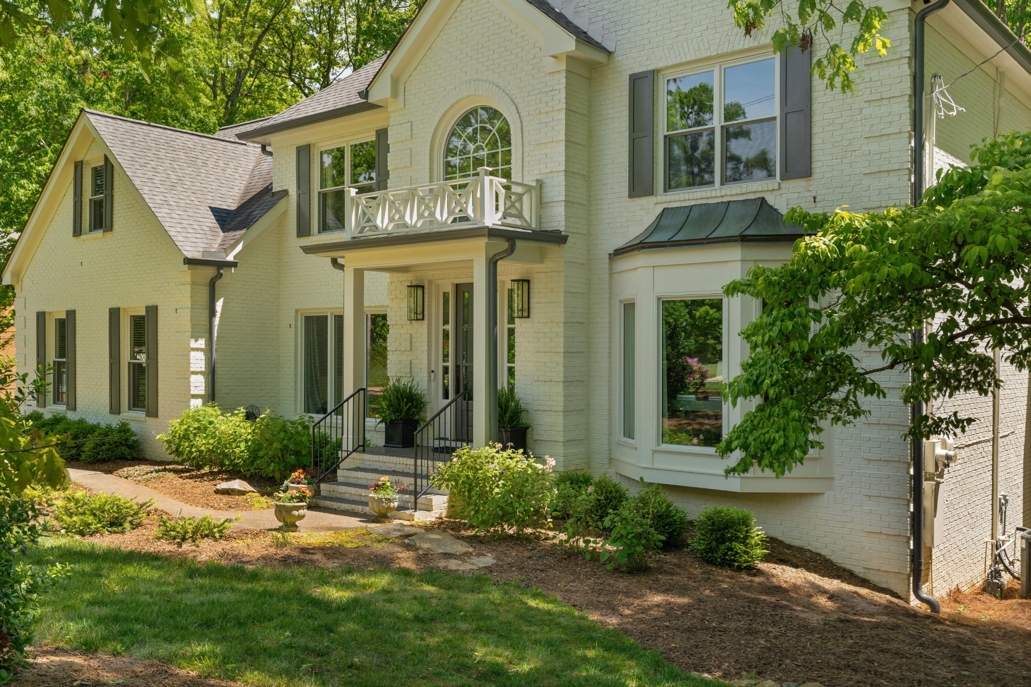 2404 Woodlair Way