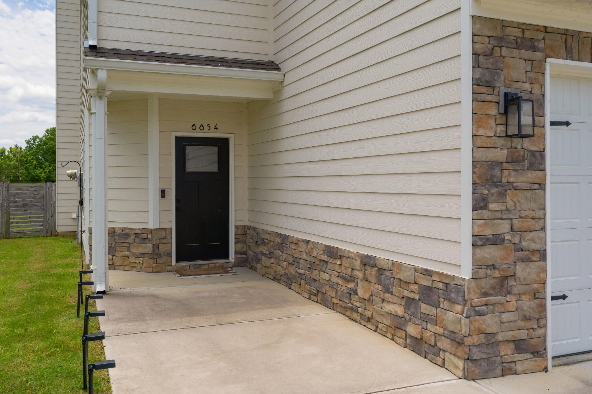 6854 Dharma Loop