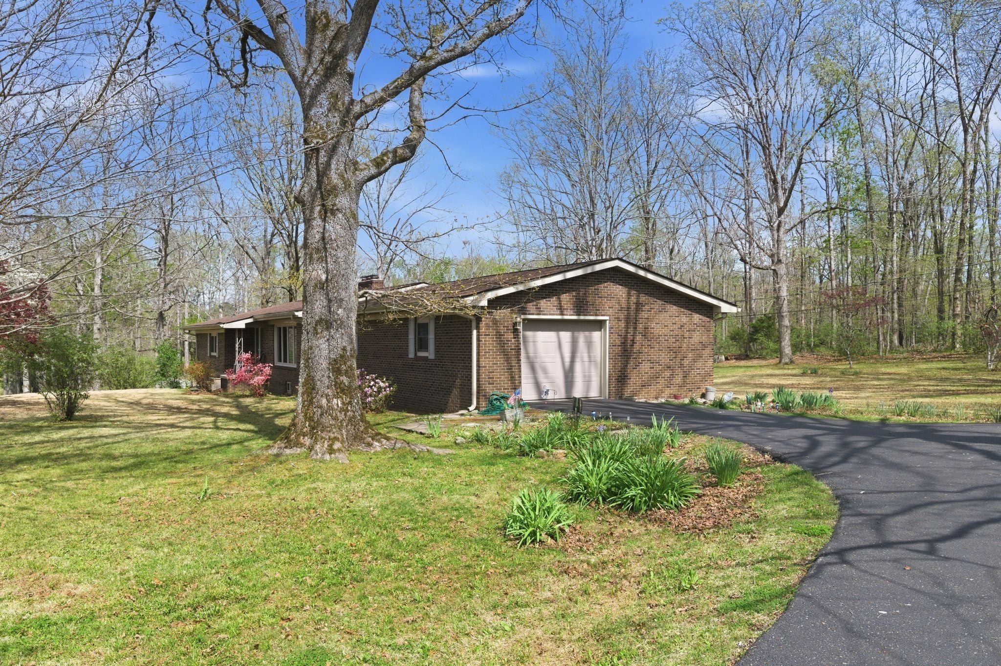 2809 Skyview Dr