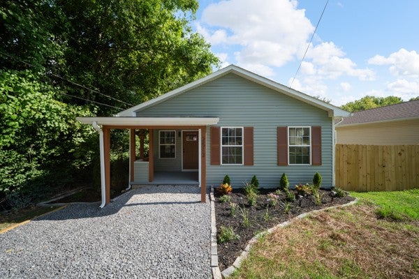2513 Delk Ave, Nashville TN 37208 4-bed home, photo 5 of 45