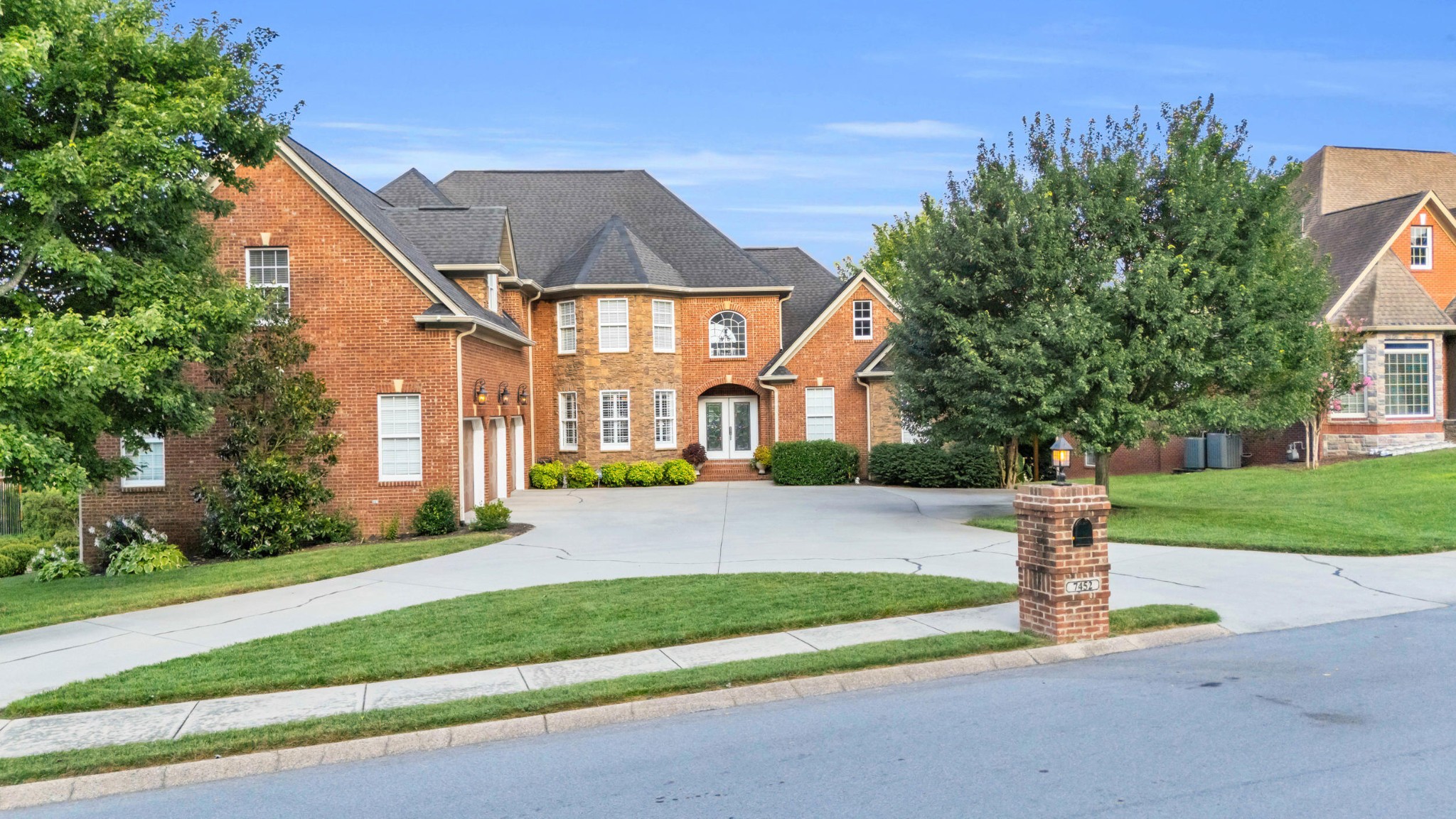 7452 Splendid View Drive