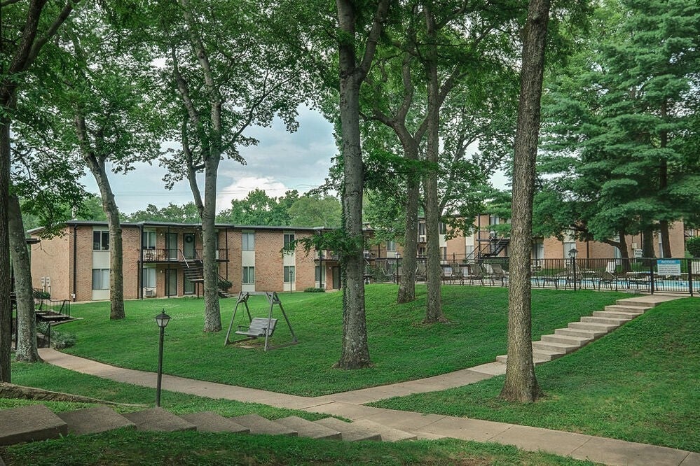 1.0-bed rental at 2601 Hillsboro Pike F14